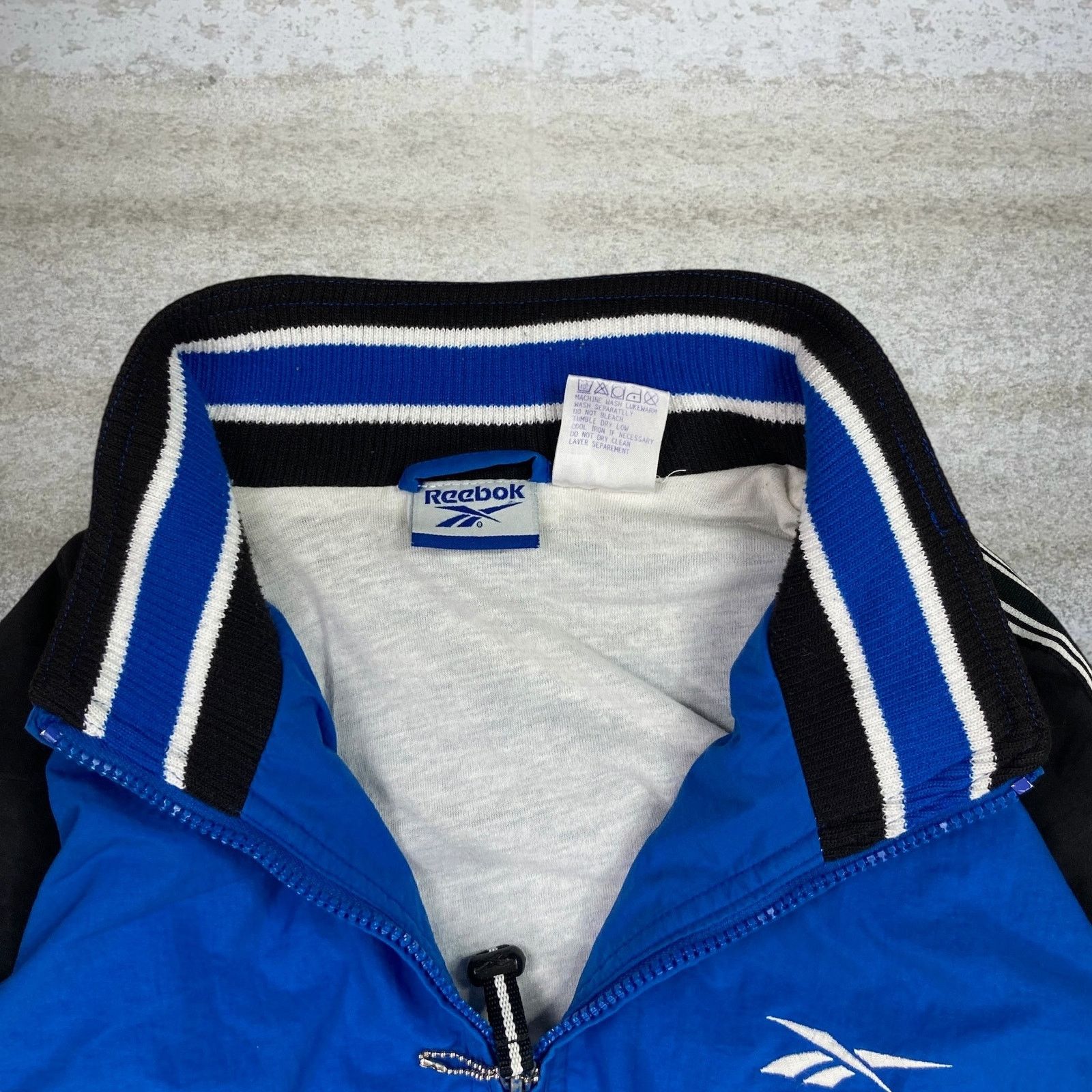 Reebok Vintage 90s Reebok Windbreaker Jacket Mens L Blue White Size US L / EU 52-54 / 3 - 5 Thumbnail