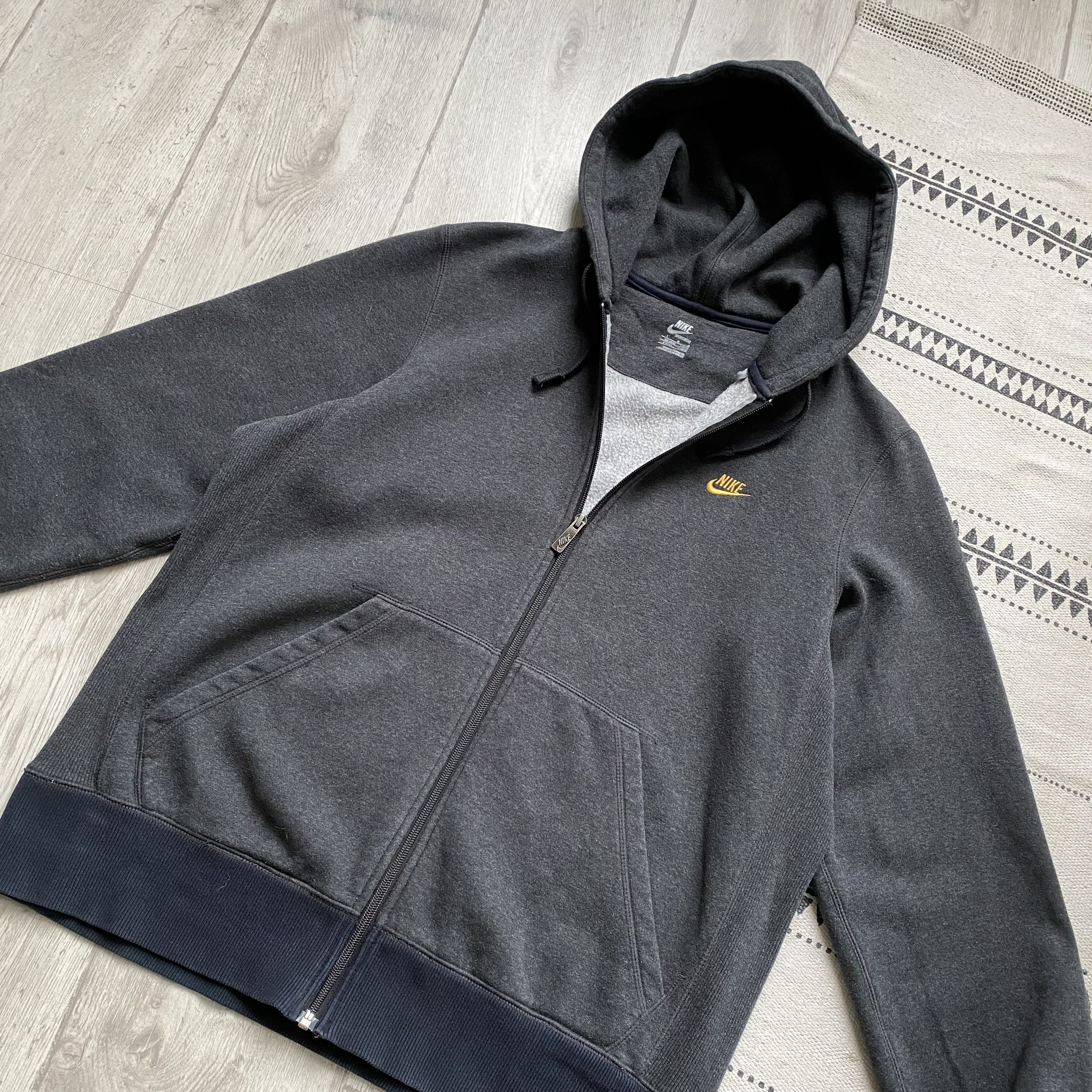 Nike Vintage Nike Zip Hoodie mini swoosh Y2k opium Size US L / EU 52-54 / 3 - 8 Thumbnail