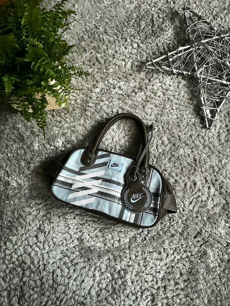 Nike × Vintage 00s Nike Vintage Bag Streetwear Rare Logo Swoosh Size ONE SIZE - 1 Thumbnail