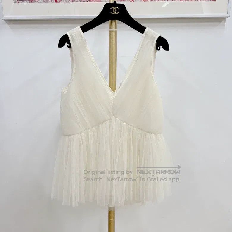 Brunello Cucinelli Brunello Cucinelli White V-neck mesh top Size M / US 6-8 / IT 42-44 - 1 Thumbnail