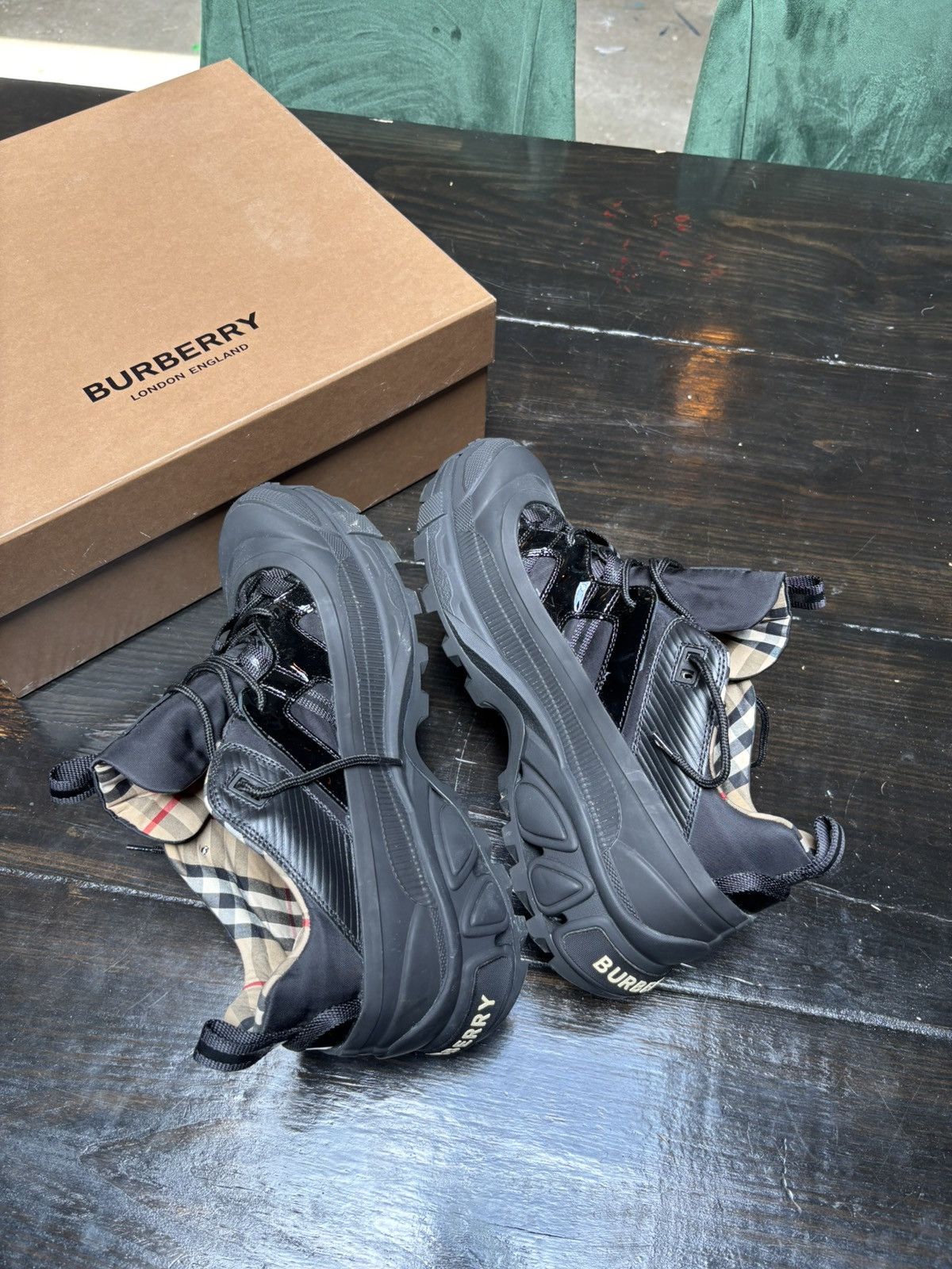 Burberry Burberry Arthur sneaker black patent leather Size US 12 / EU 45 - 6 Thumbnail