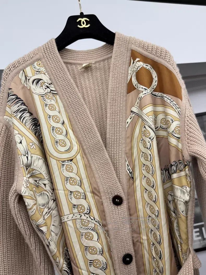 Hermes Hermes Silk printed cashmere patchwork cardigan jacket Size XS / US 0-2 / IT 36-38 - 2 Thumbnail