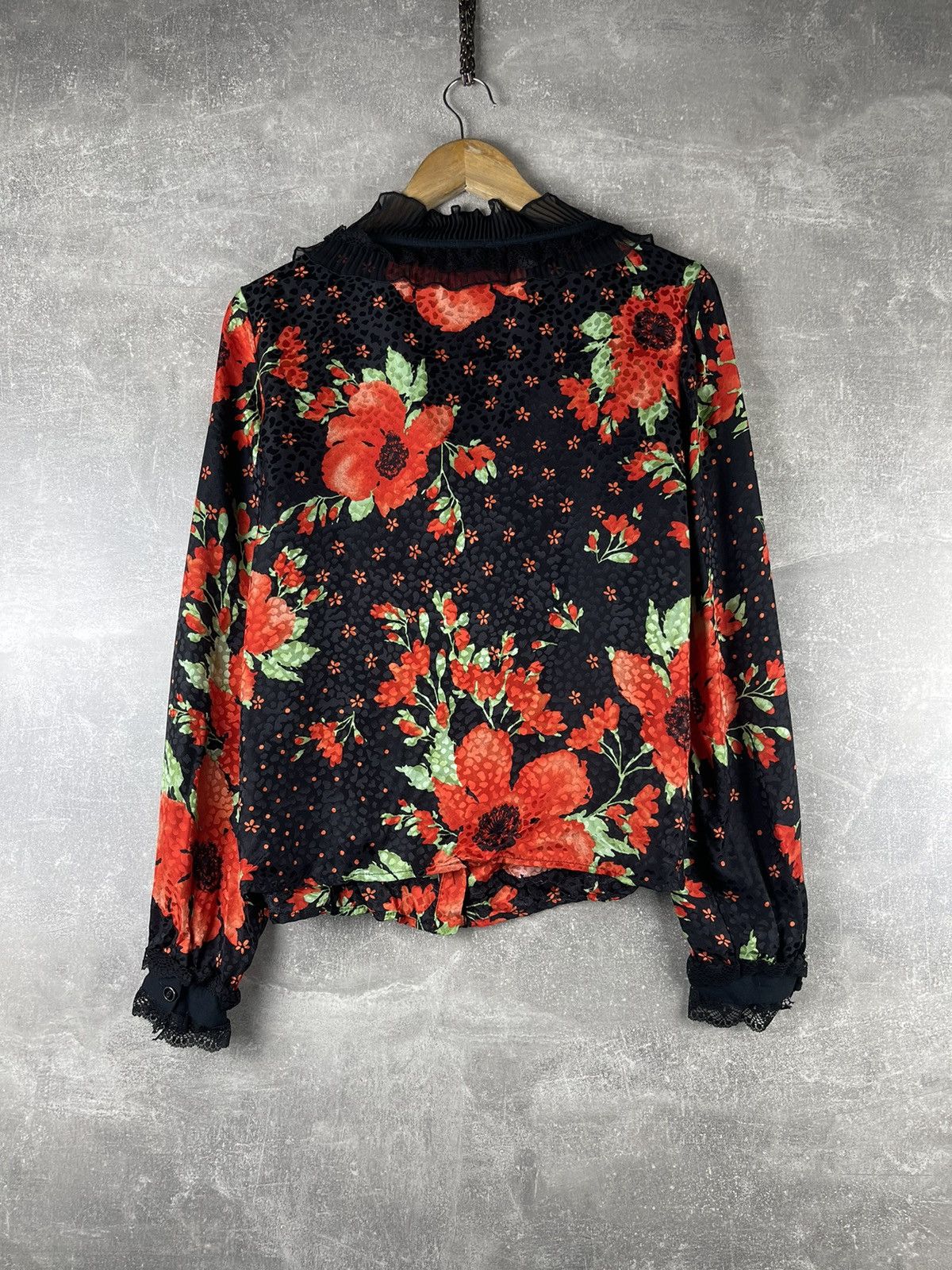 Dolce & Gabbana D&G Dolce & Gabbana Sheer Floral Silk Lace Ruffled Blouse Size L / US 10 / IT 46 - 6 Thumbnail