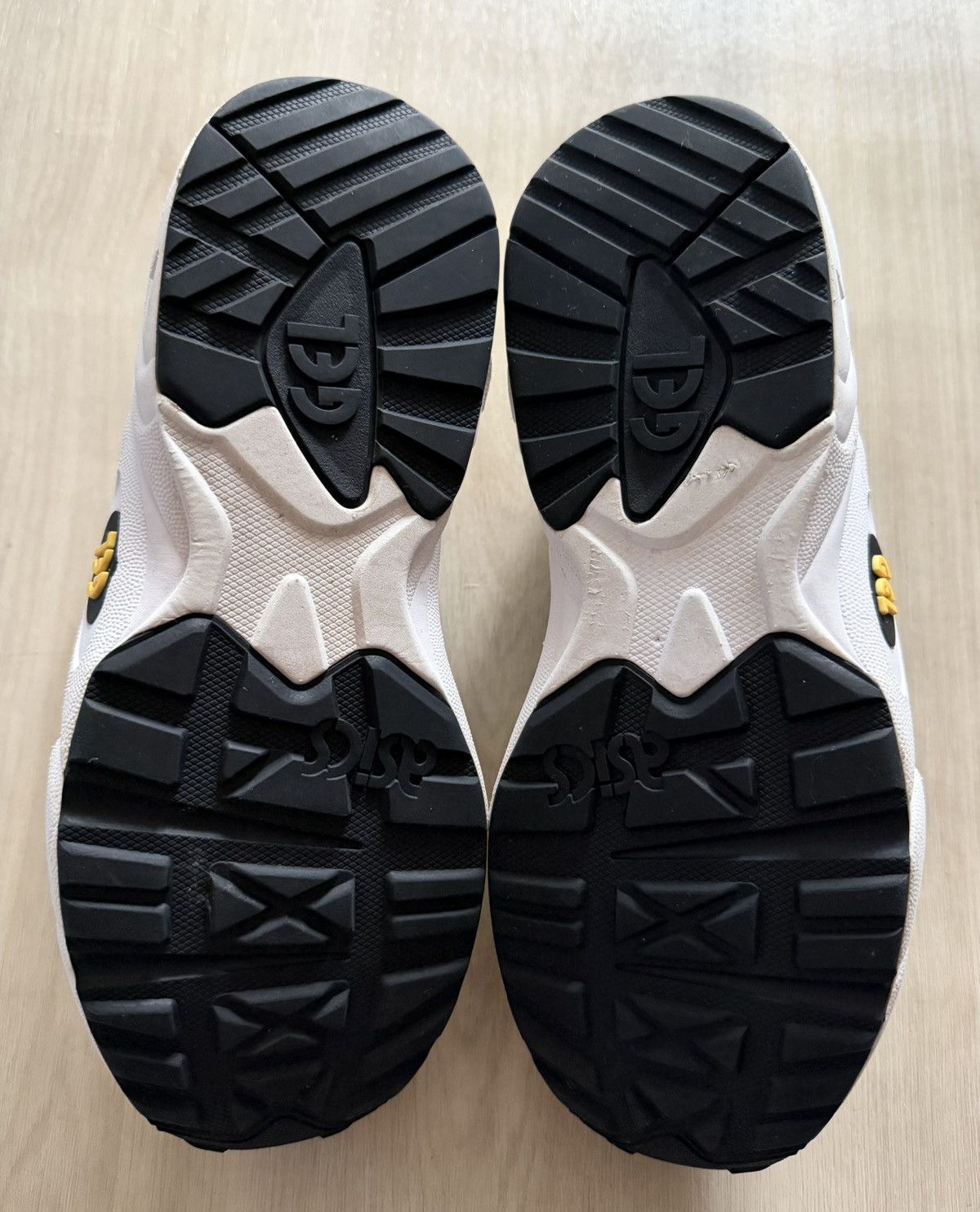 Asics ASICS Gel Diablo White Tai-Chi Yellow Men’s Sz 8 Size US 8 / EU 41 - 9 Thumbnail