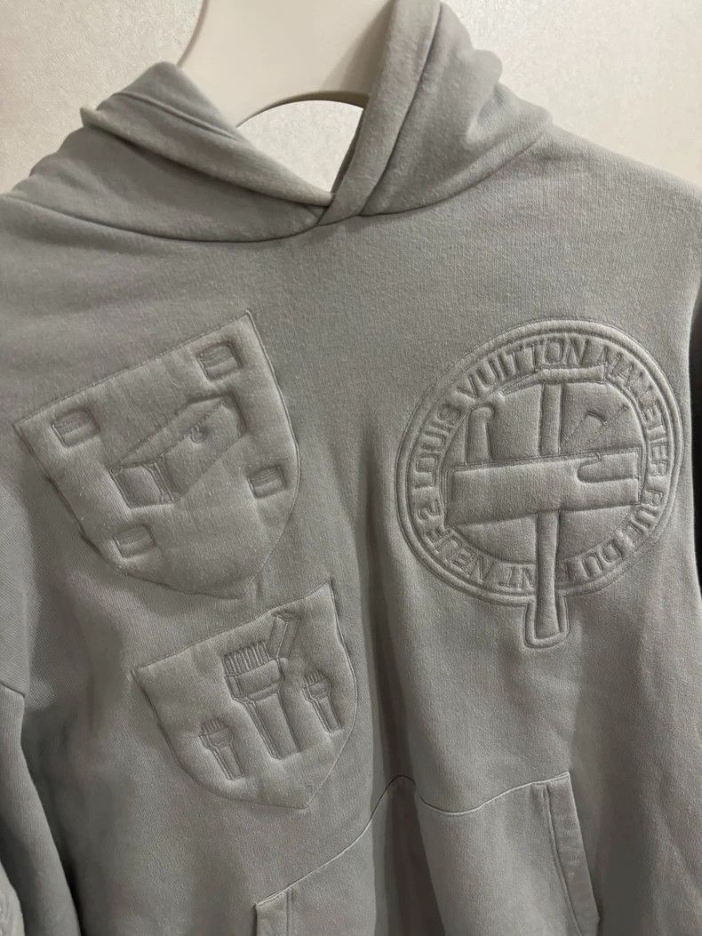 Louis Vuitton Louis Vuitton Grey Emblem Hoodie Size US L / EU 52-54 / 3 - 3 Thumbnail