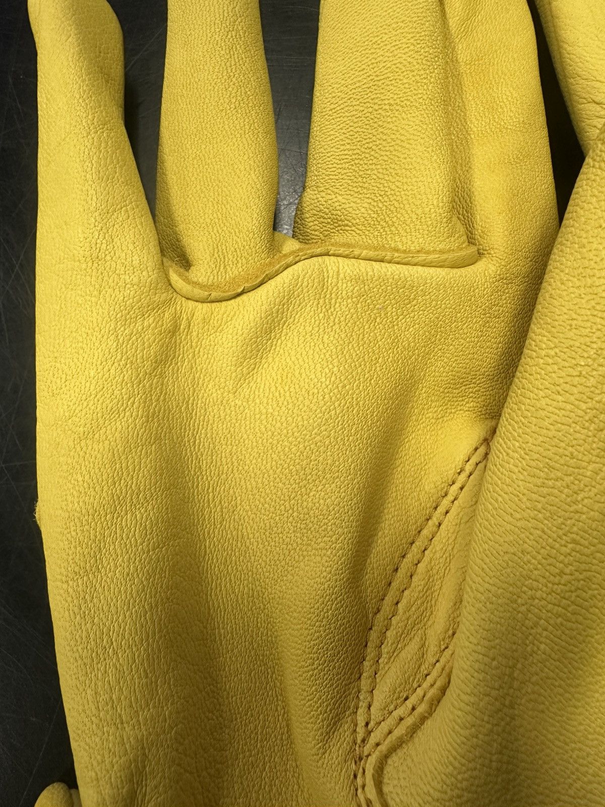 DENIM TEARS × Stussy DENIM TEARS X STUSSY LEATHER GLOVES S/M YELLOW Size ONE SIZE - 8 Thumbnail