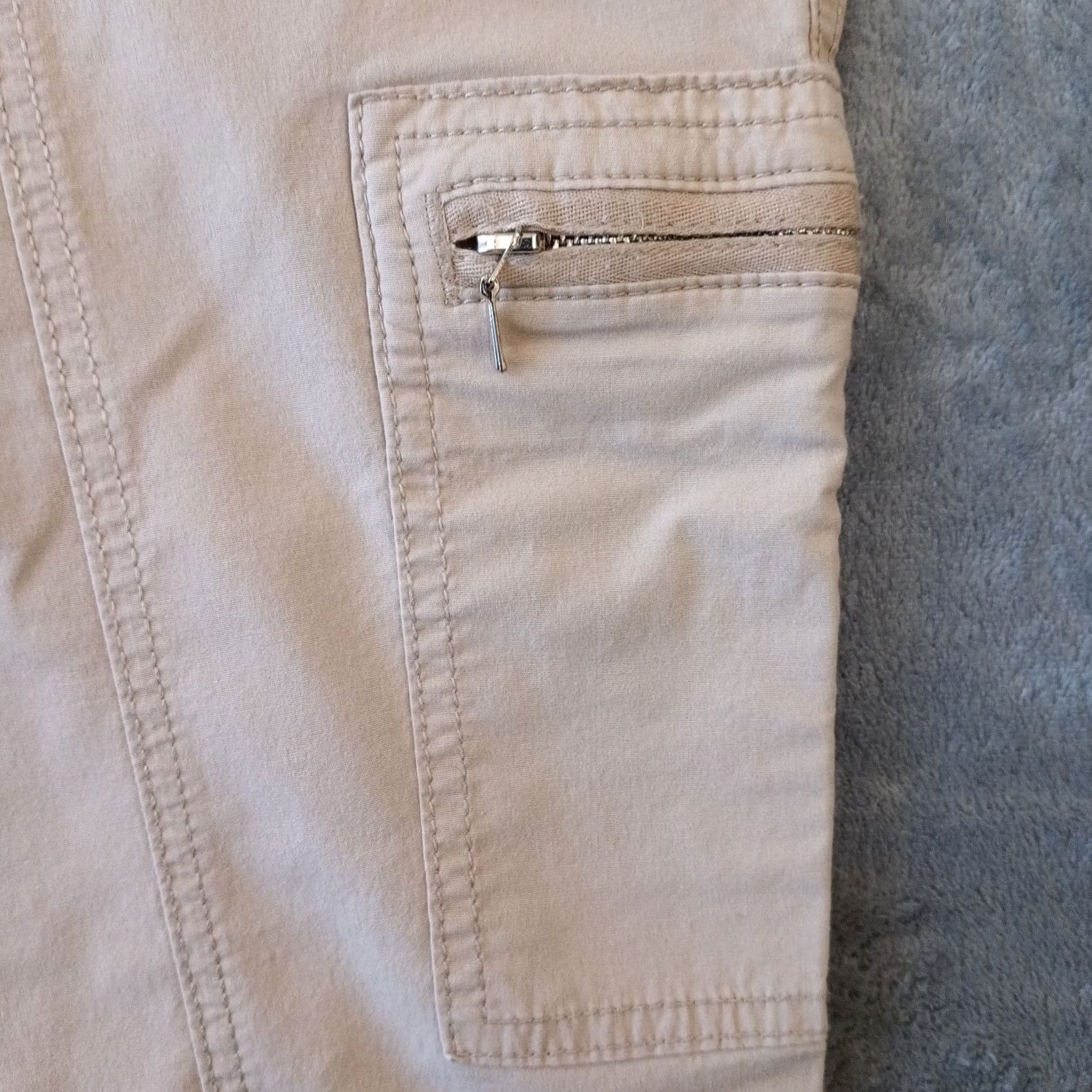 Vintage Chico's Cropped Pants Womens Size 8 Beige Roll Tab Leg 33x23 High Rise Size 30" / US 8 / IT 44 - 4 Thumbnail