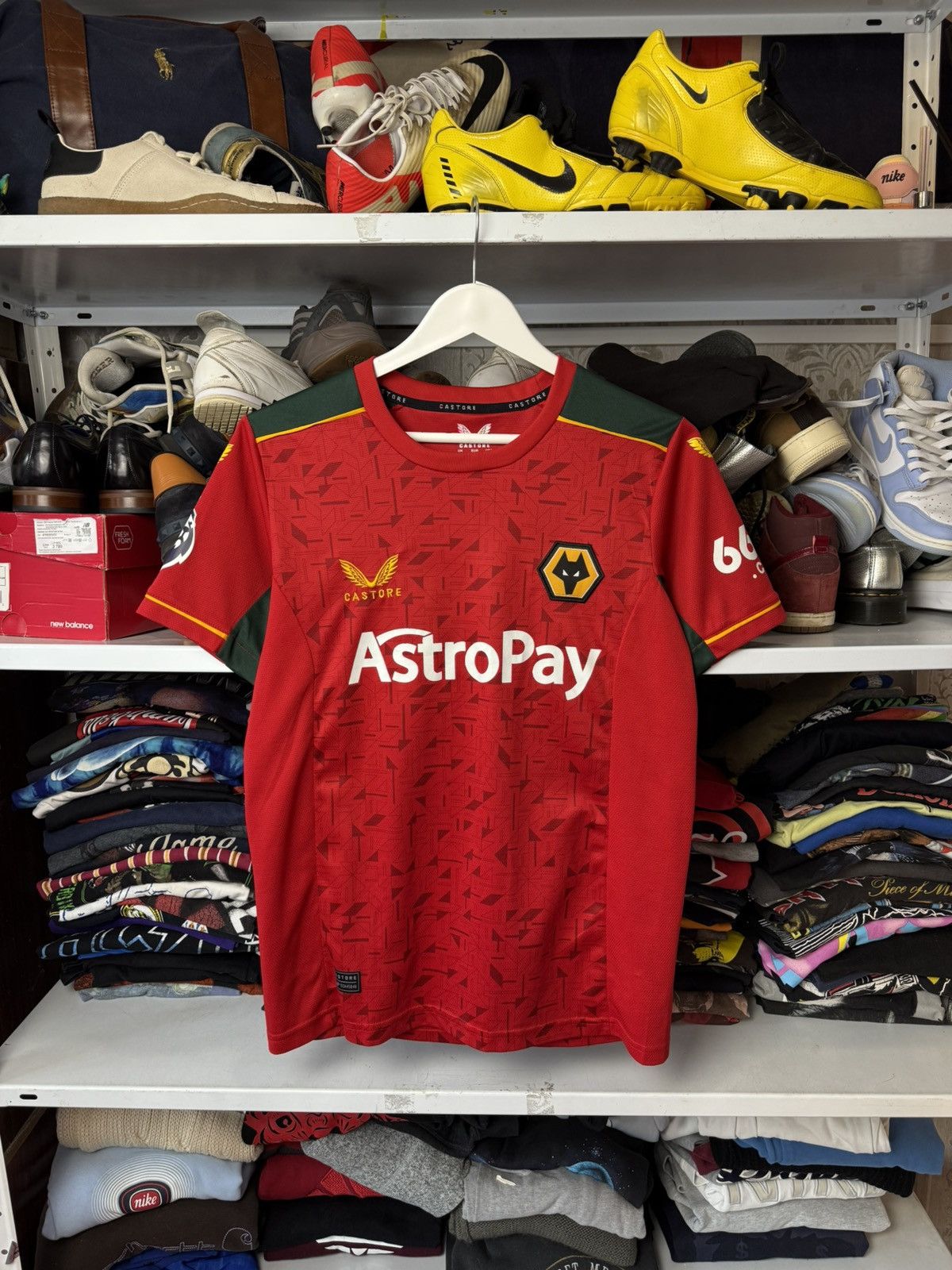 Castore Castore Wolverhampton Wanderers Football Shirt Size S Size US S / EU 44-46 / 1 - 23 Thumbnail