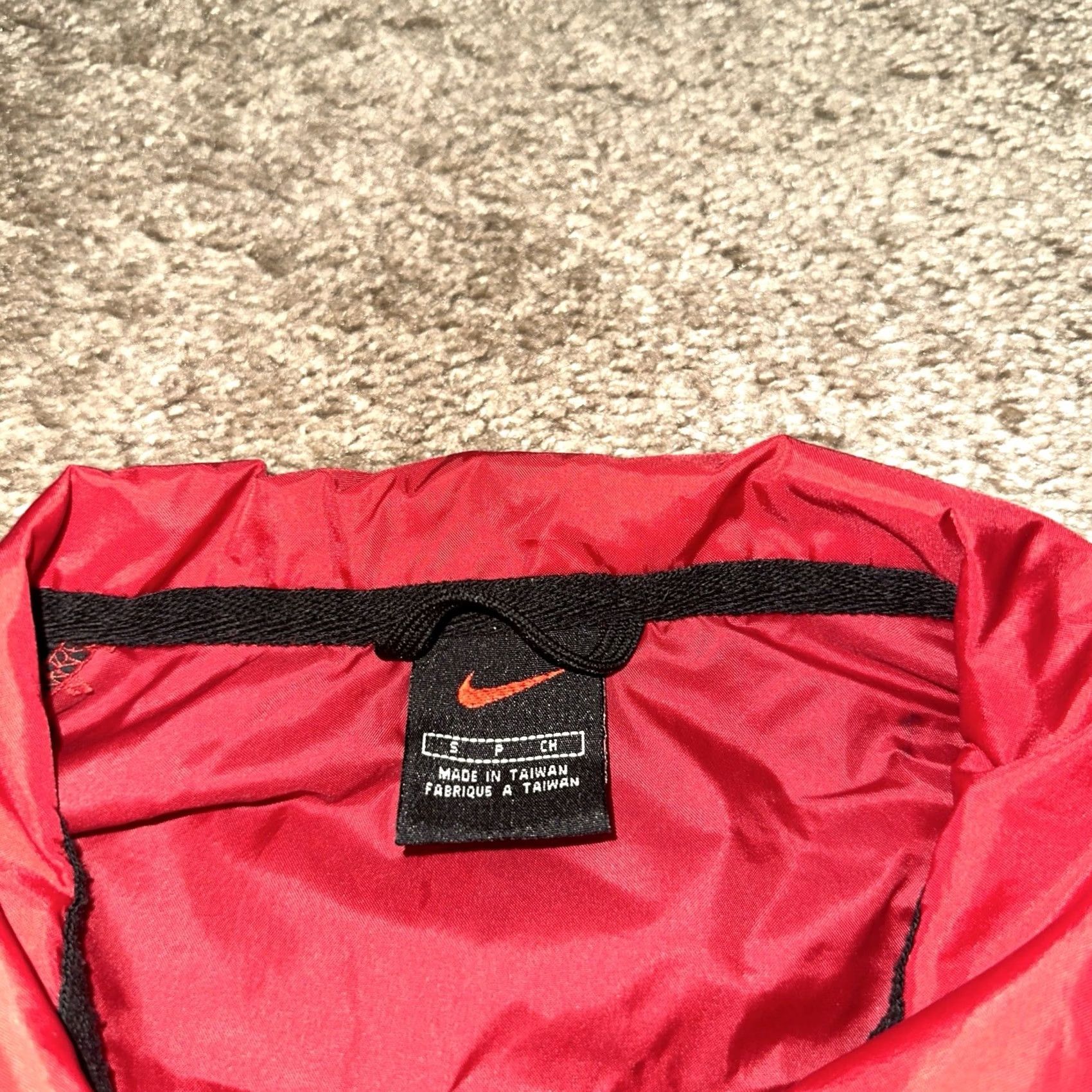 Nike VINTAGE Nike Windbreaker Jacket Mens Small Full Zip Nylon Striped Swoosh Logo 90s Red Size US S / EU 44-46 / 1 - 3 Thumbnail