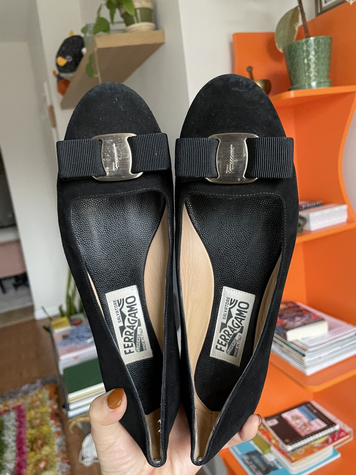 Salvatore Ferragamo Salvatore Ferragamo Flats with silver bow Size US 8 / IT 38 - 1 Thumbnail