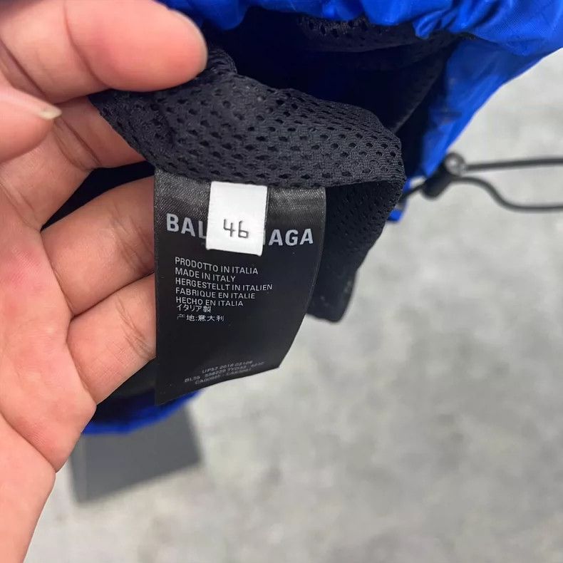Balenciaga Balenciaga Blue Embroidered Logo Long Sleeve Windbreaker J Size US S / EU 44-46 / 1 - 4 Thumbnail