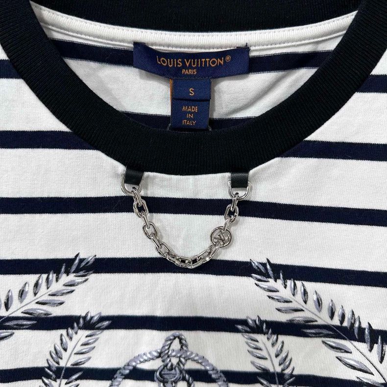 Louis Vuitton Short Sleeve Cropped LV Logo T -2505 Size S / US 4 / IT 40 - 4 Thumbnail