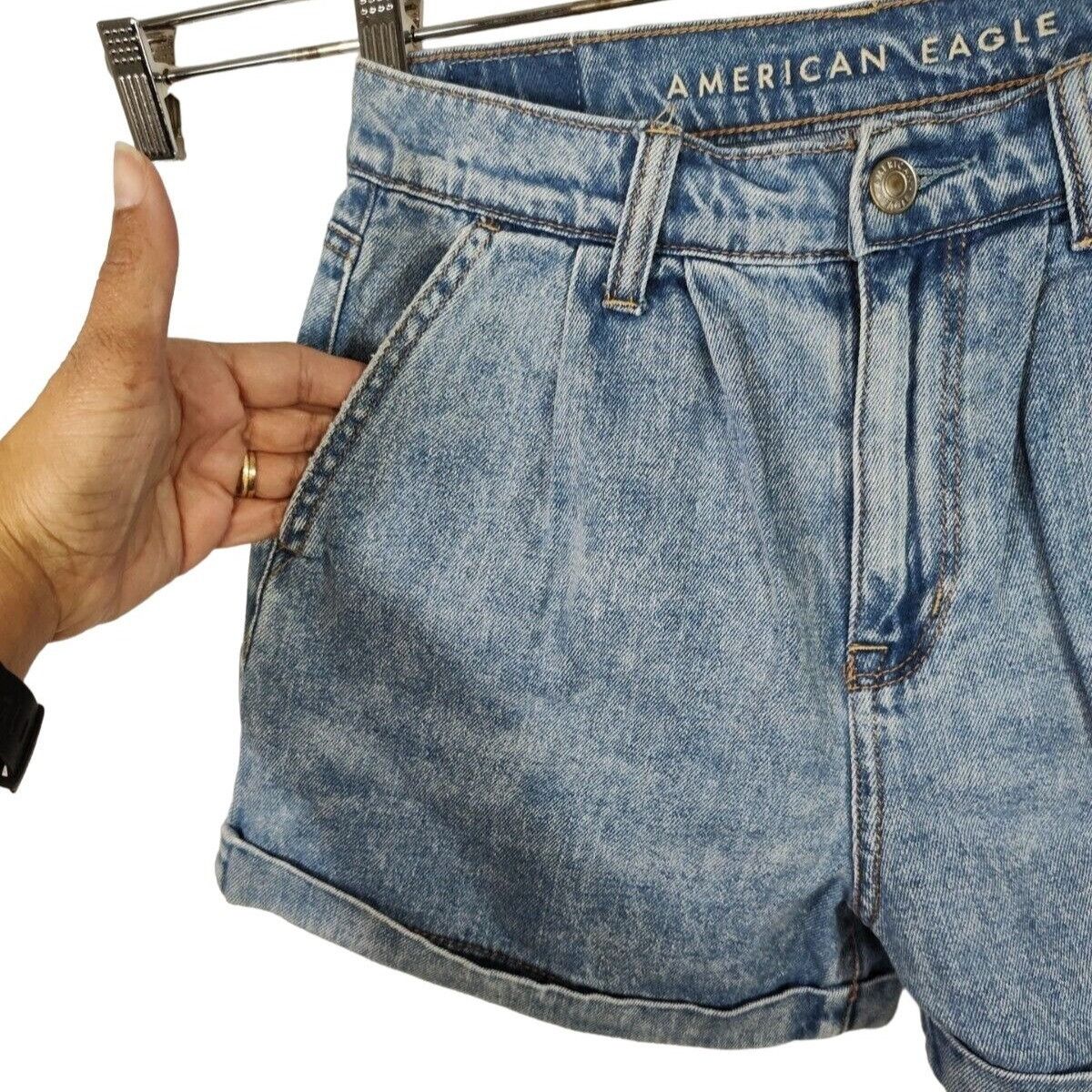 American Eagle Outfitters American Eagle AEO Cuffed Pleated Denim Jean Shorts Size 0 Size 25" / US 0 / IT 36 - 2 Thumbnail