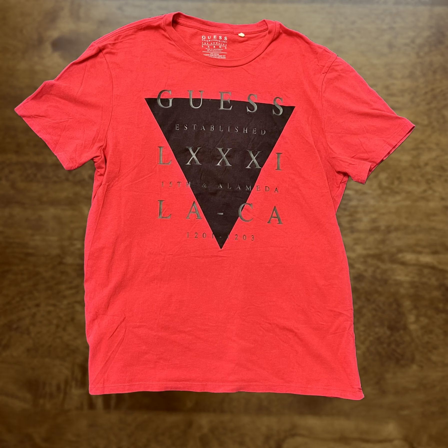 Guess VINTAGE GUESS Shirt Mens Large Red Triangle Logo Graphic Los Angeles Established 1981 Size US L / EU 52-54 / 3 - 1 Thumbnail