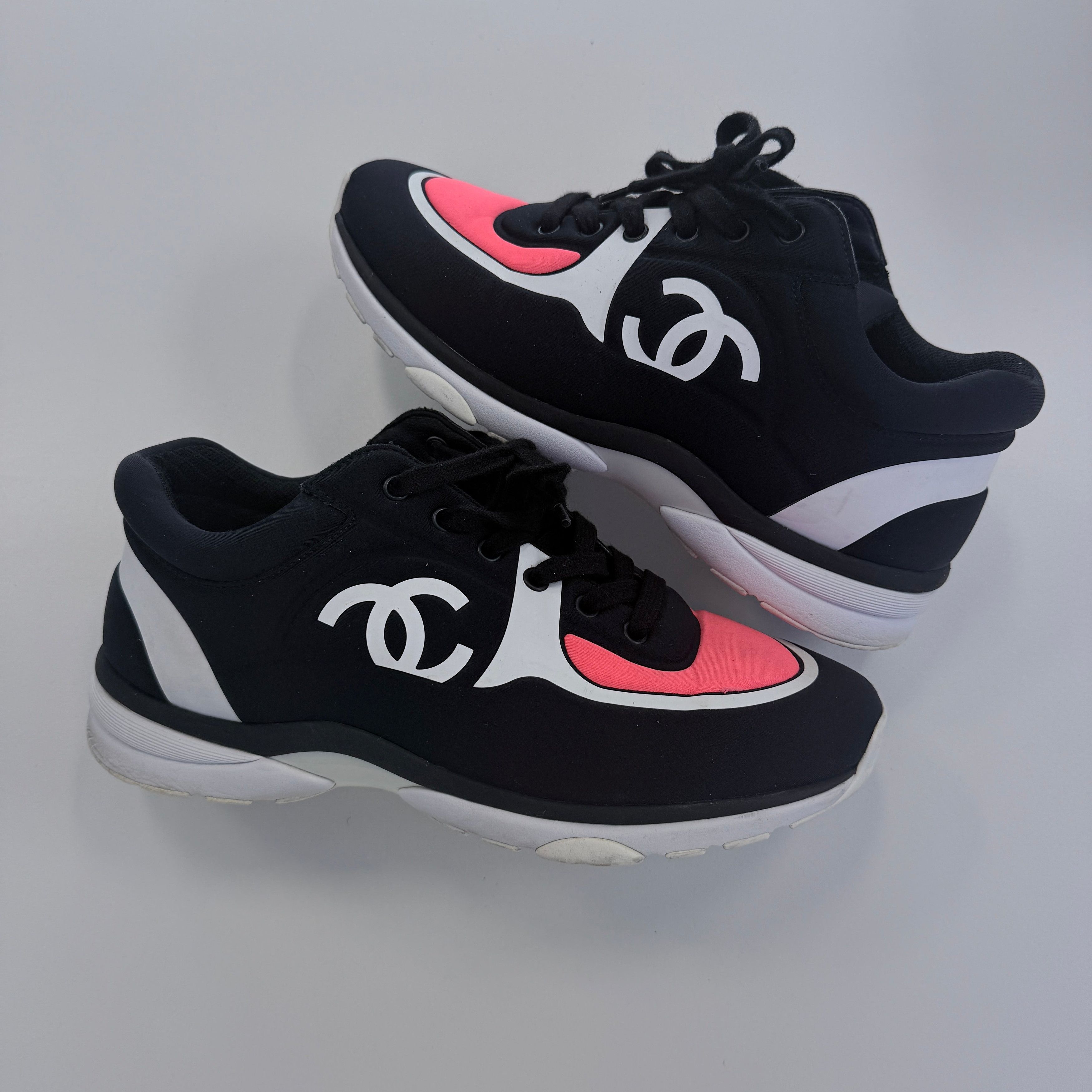 Chanel Runner Foam Black/Pink Size US 8 / EU 41 - 2 Thumbnail