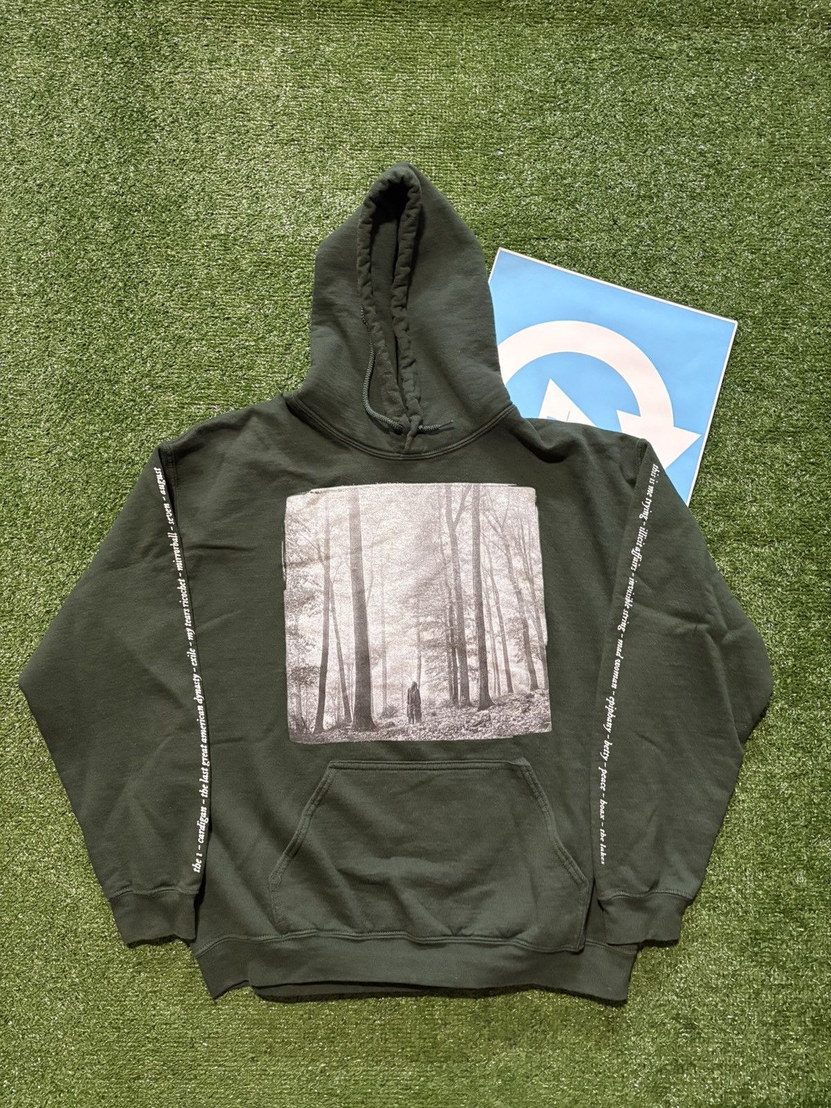 RARE TAYLOR SWIFT IN THE TREES GREEN HOODIE