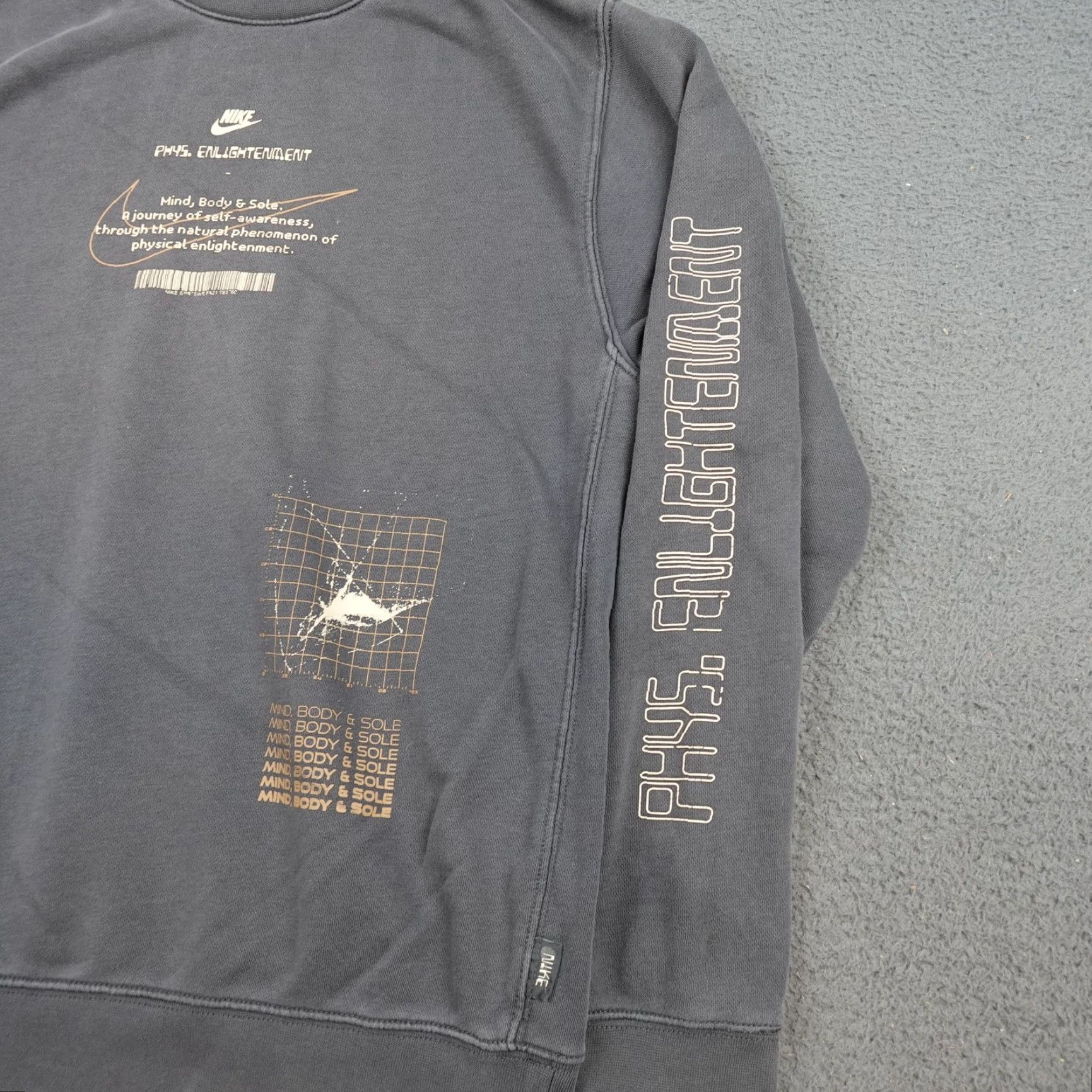 Nike Nike Sweatshirt Mens Small Gray Phys Enlightenment Crewneck DO6192 Graphic Size US S / EU 44-46 / 1 - 2 Thumbnail