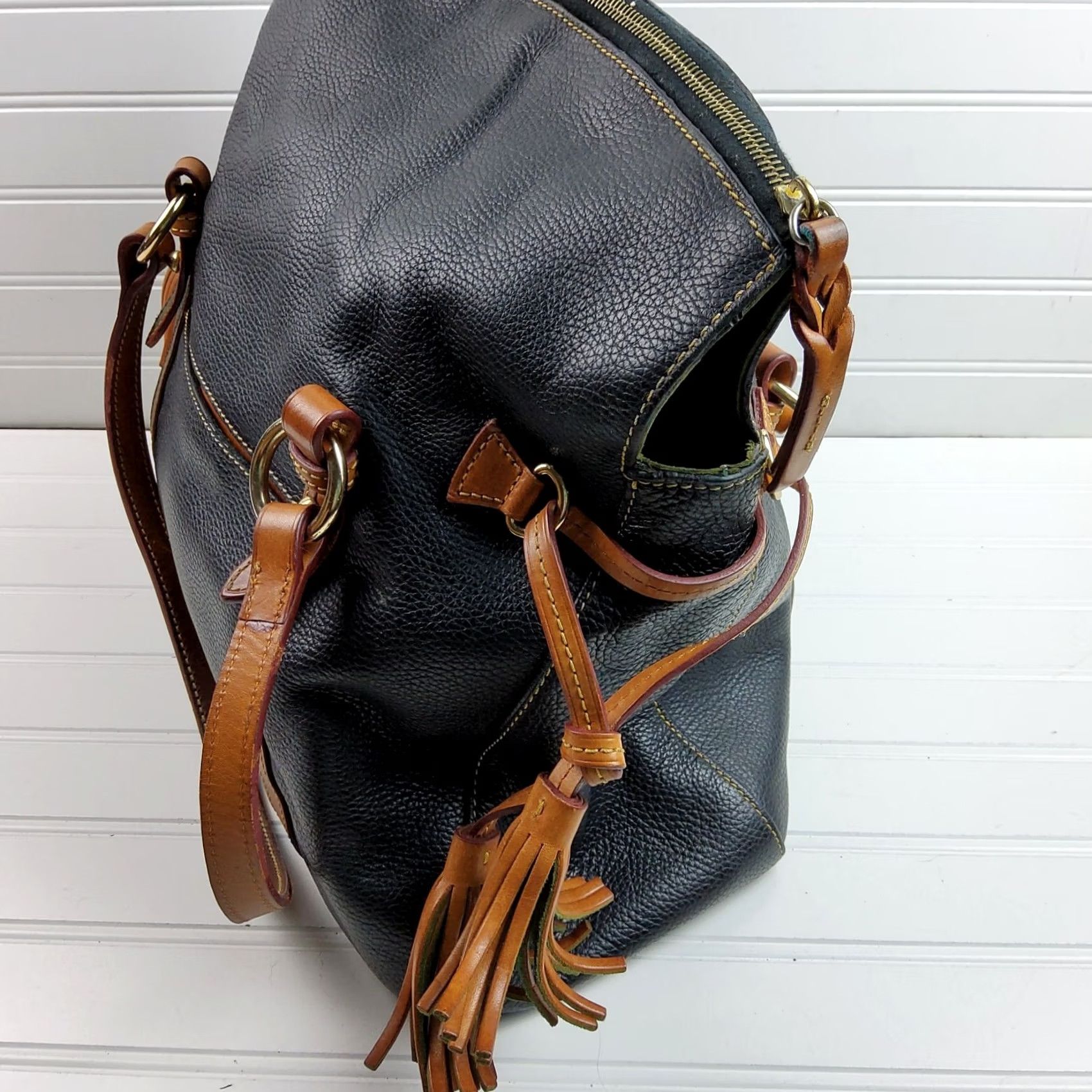 Dooney & Bourke Dooney & Bourke Pebbled Leather Large Domed Tote Shoulder Handbag Purse Woman Pebble Leather Tote Size ONE SIZE - 4 Thumbnail