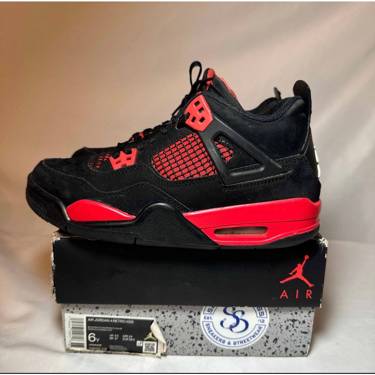 Jordan Brand × Nike Size 6 - Nike Air Jordan 4 Retro GS Red Thunder Men's Shoes Size US 6 / EU 39 - 8 Thumbnail