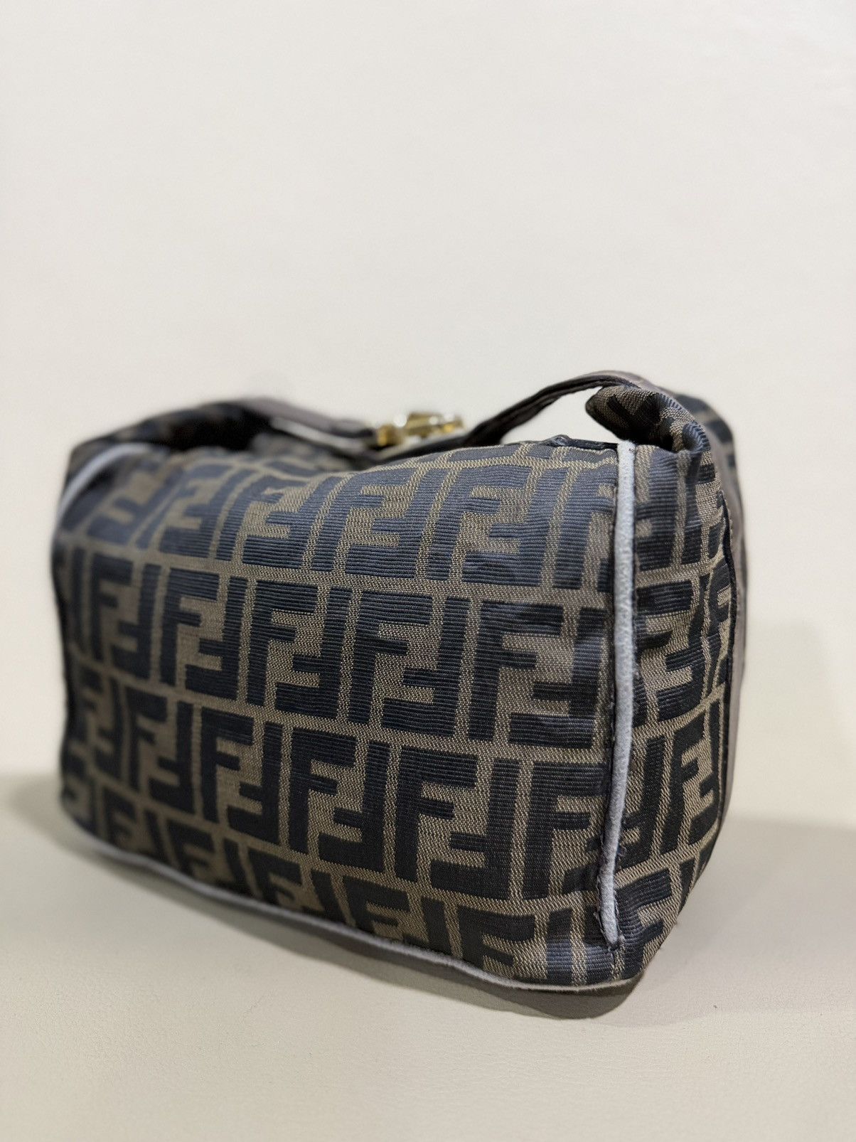 Fendi Authentic Fendi Zucca Monogram Canvas Toiletries Hand Bag Size ONE SIZE - 5 Thumbnail