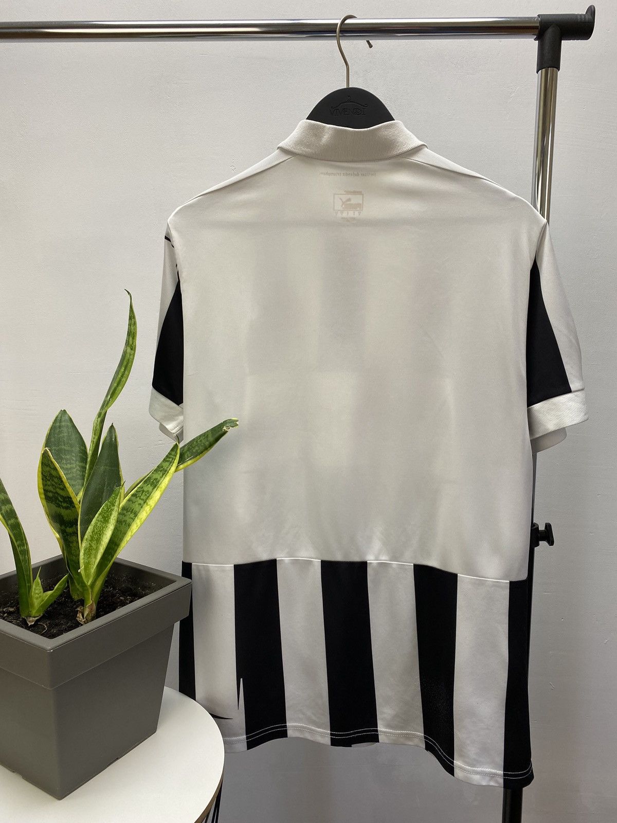 Puma Newcastle United Shirt Jersey 2012-2013 Puma Virgin Money Size US L / EU 52-54 / 3 - 14 Thumbnail