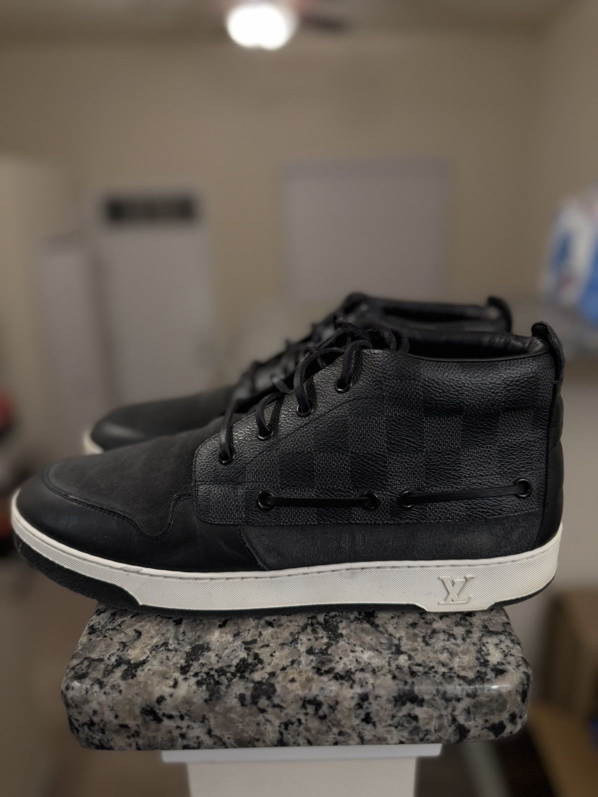 Louis Vuitton 8LV/9US Louis Vuitton Damier Black Mid Top Sneakers Size US 9 / EU 42 - 4 Thumbnail