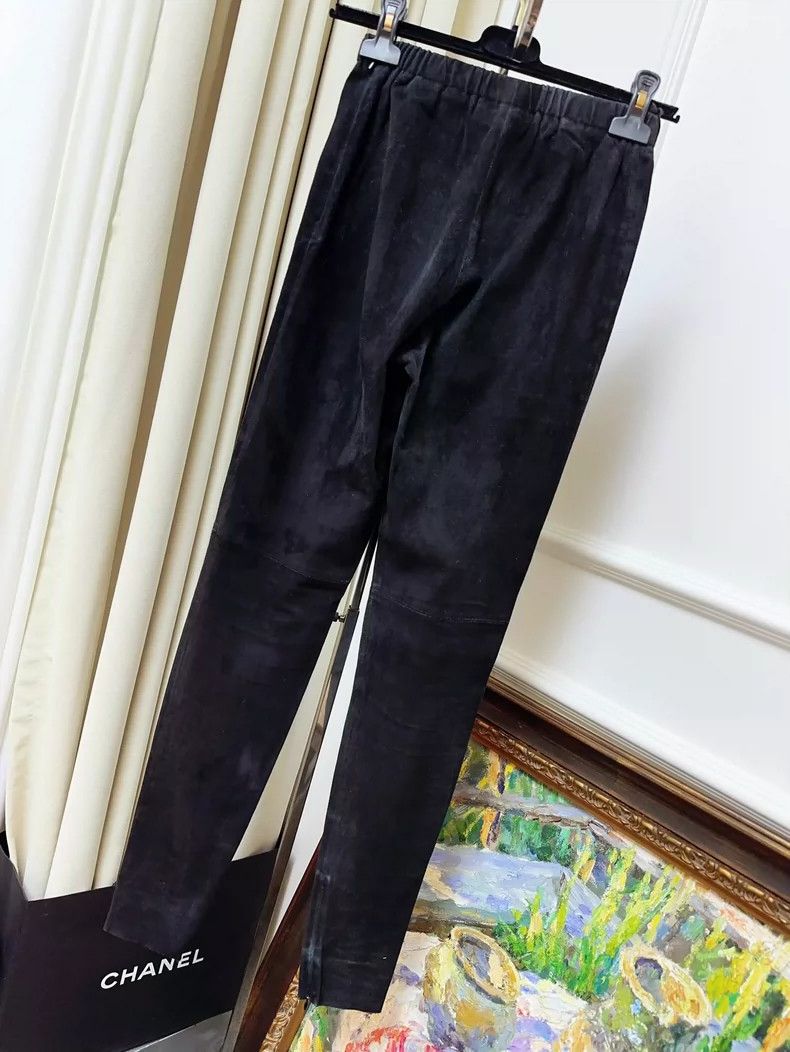 Chanel Chanel Black sheepskin suede pant Size 24" / US 00 / IT 34 - 2 Thumbnail