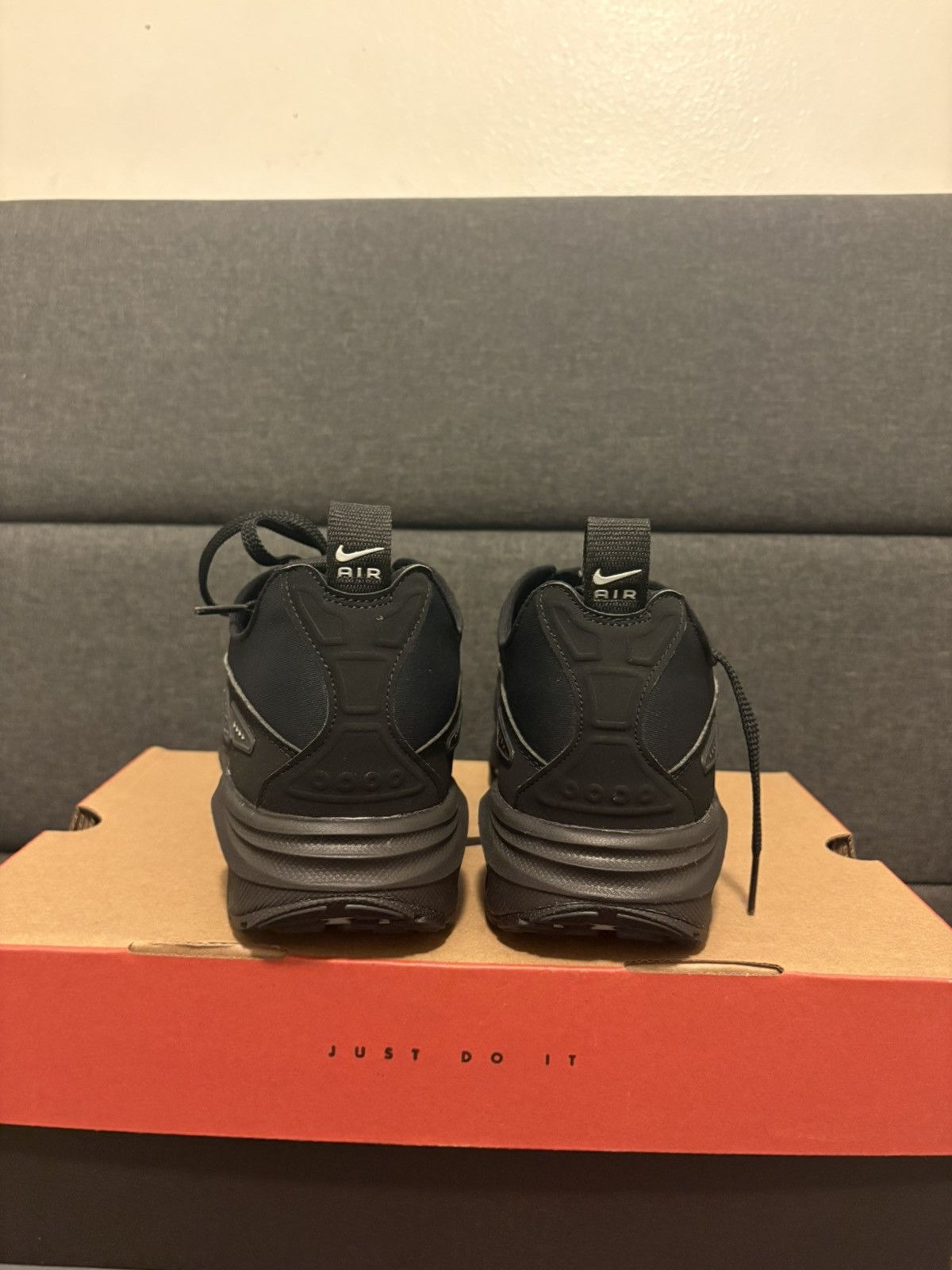 Nike Wmns Nike Air Max SNDR | Womens 8.5 / Mens 7 Size US 8.5 / IT 38.5 - 6 Thumbnail
