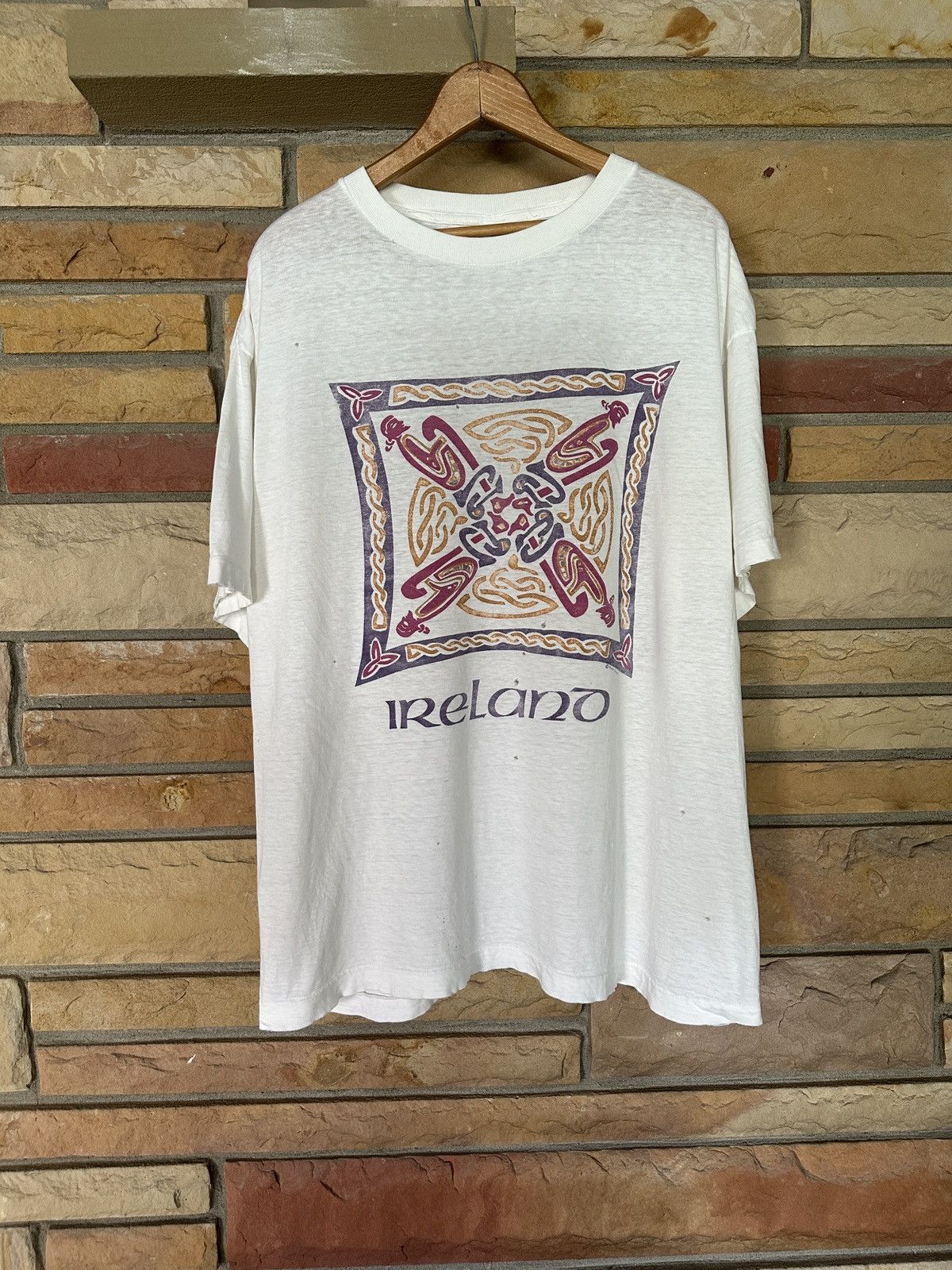 Vintage Vintage 90s Ireland Celtic Logo Graphic Tee Size US XL / EU 56 / 4 - 1 Thumbnail