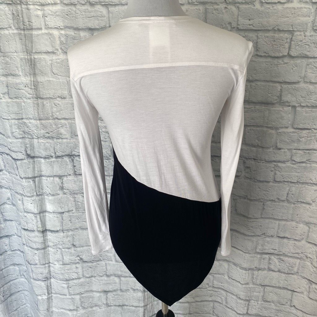 Bcbgmaxazria BCBGMaxazria women XXS colorblock Longsleeve scoopneck asymm Size XXS / US 00 / IT 34 - 8 Thumbnail