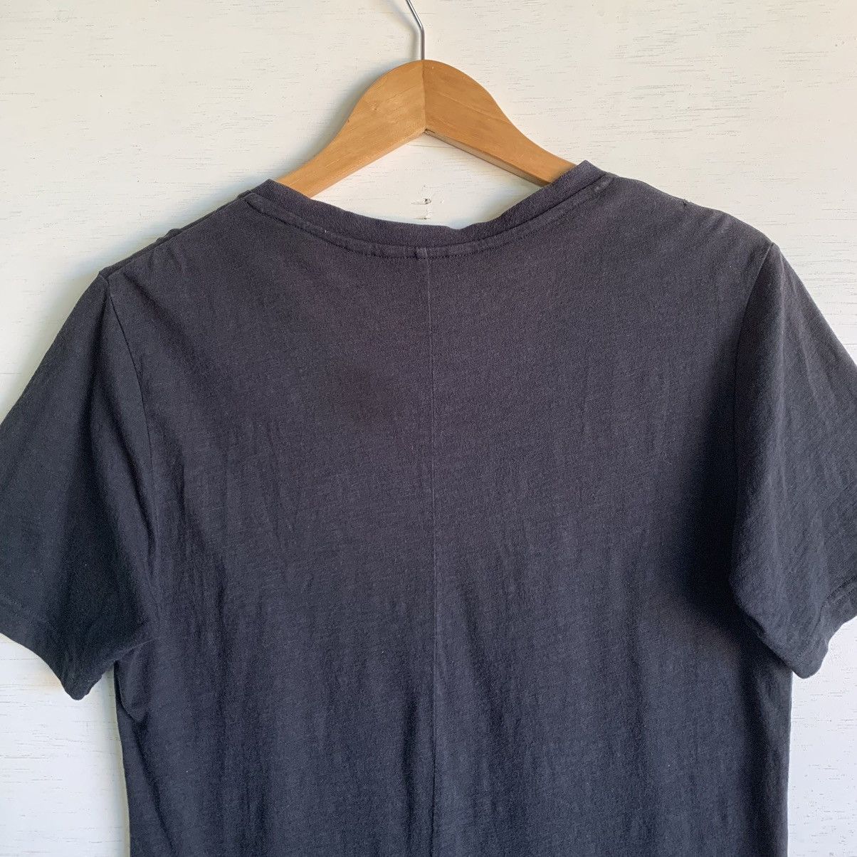 Undercover × Uniqlo Uniqlo Undercover Tee Size US S / EU 44-46 / 1 - 17 Thumbnail