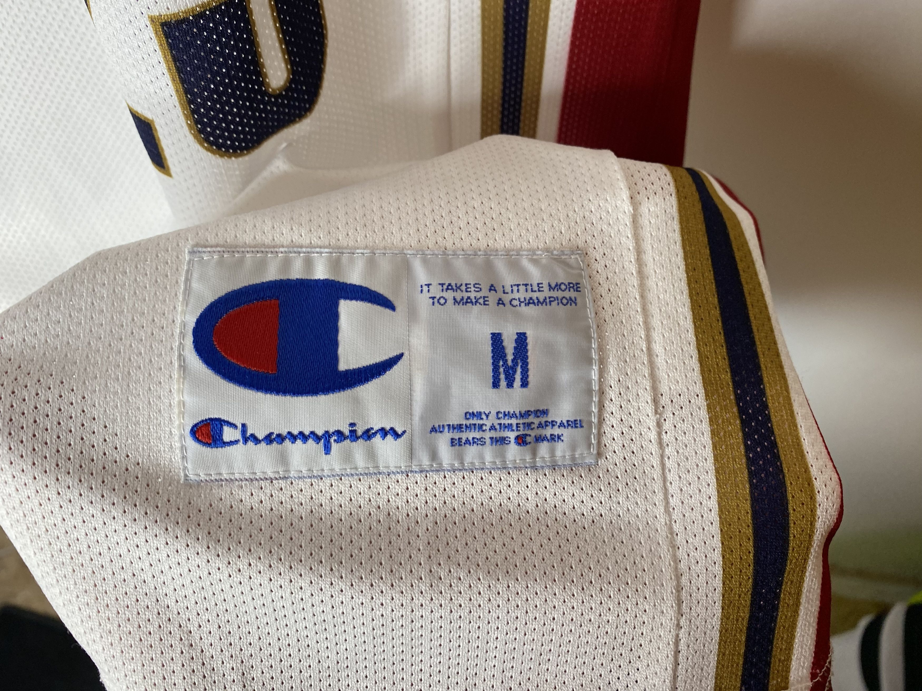 Champion JAMES #23 CLEVELAND CAVALIERS 2003 BASKETBALL JERSEY SHIRT Size US M / EU 48-50 / 2 - 7 Thumbnail