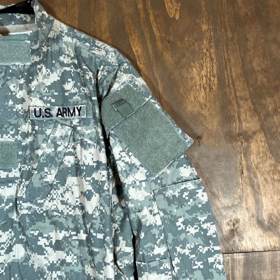 Vintage **Army Military Mens Green Coat Camouflage Uniform Medium Regular** User: **Military Army Mens Green Coat Camouflage Uniform Medium Regular** Size US M / EU 48-50 / 2 - 5 Thumbnail