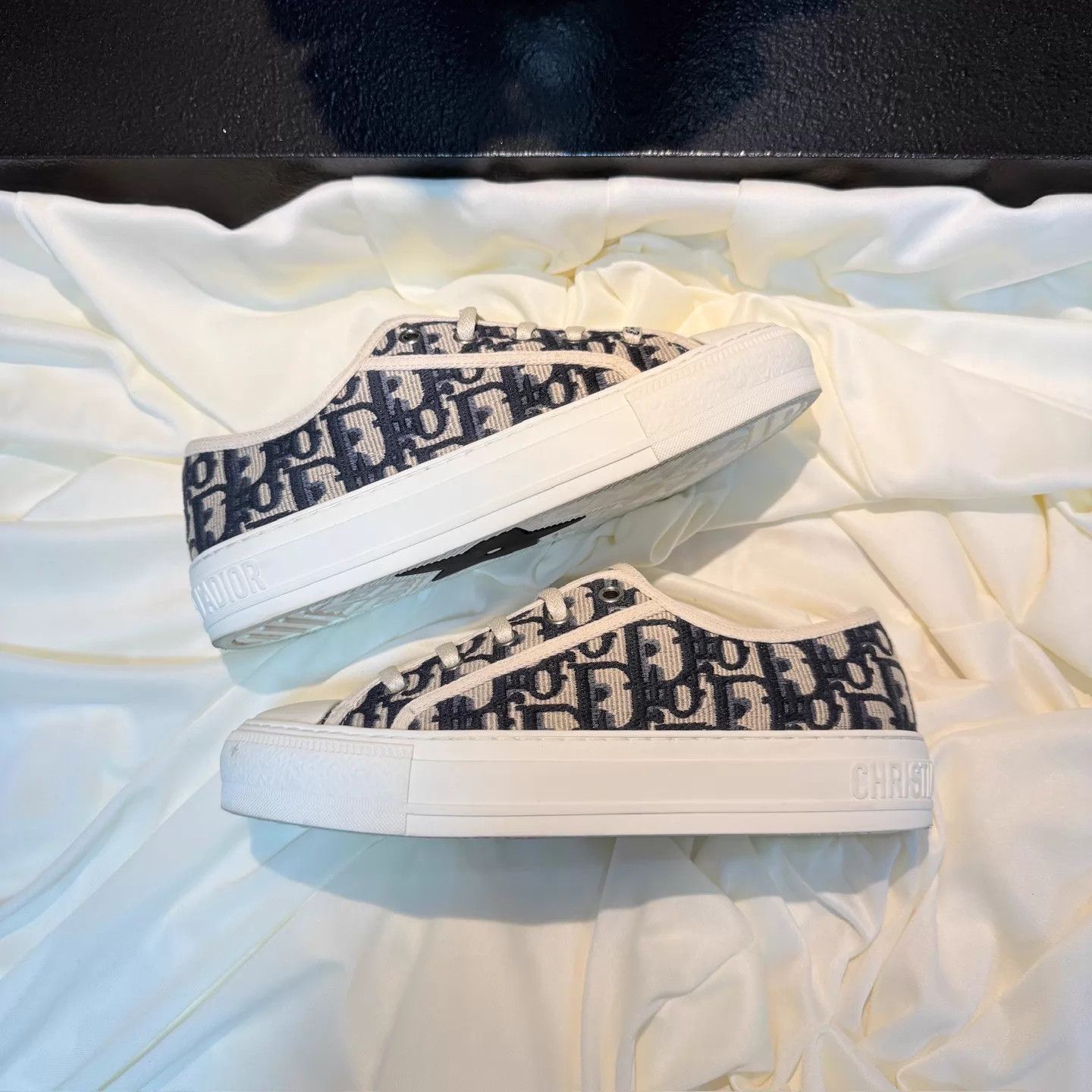 Dior Dior White&Blue DR Embroidered Sneakers 36 99 New Size US 5.5 / IT 35.5 - 5 Thumbnail