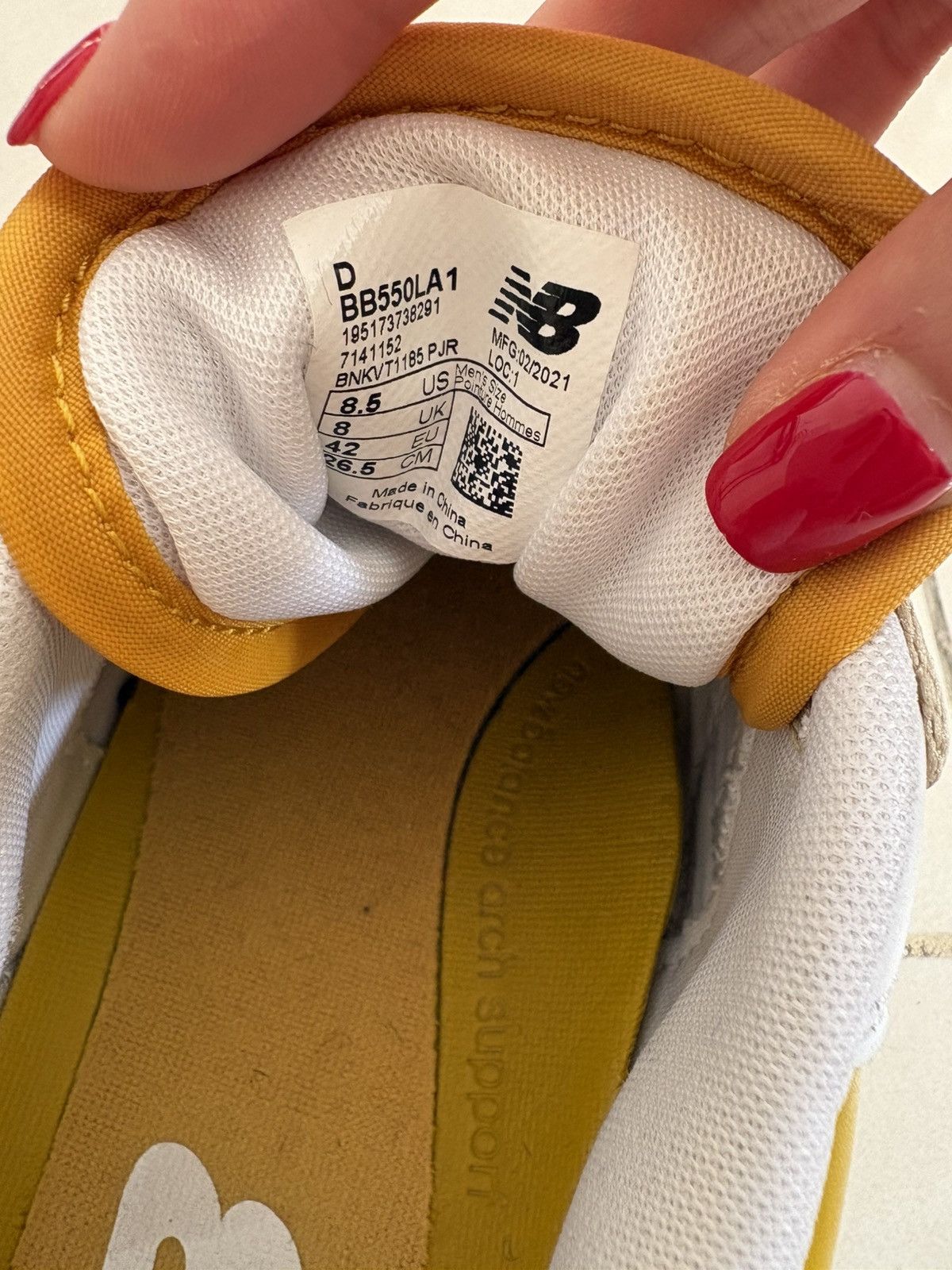 New Balance New Balance 550 Varsity Gold Size US 8.5 / EU 41-42 - 5 Thumbnail