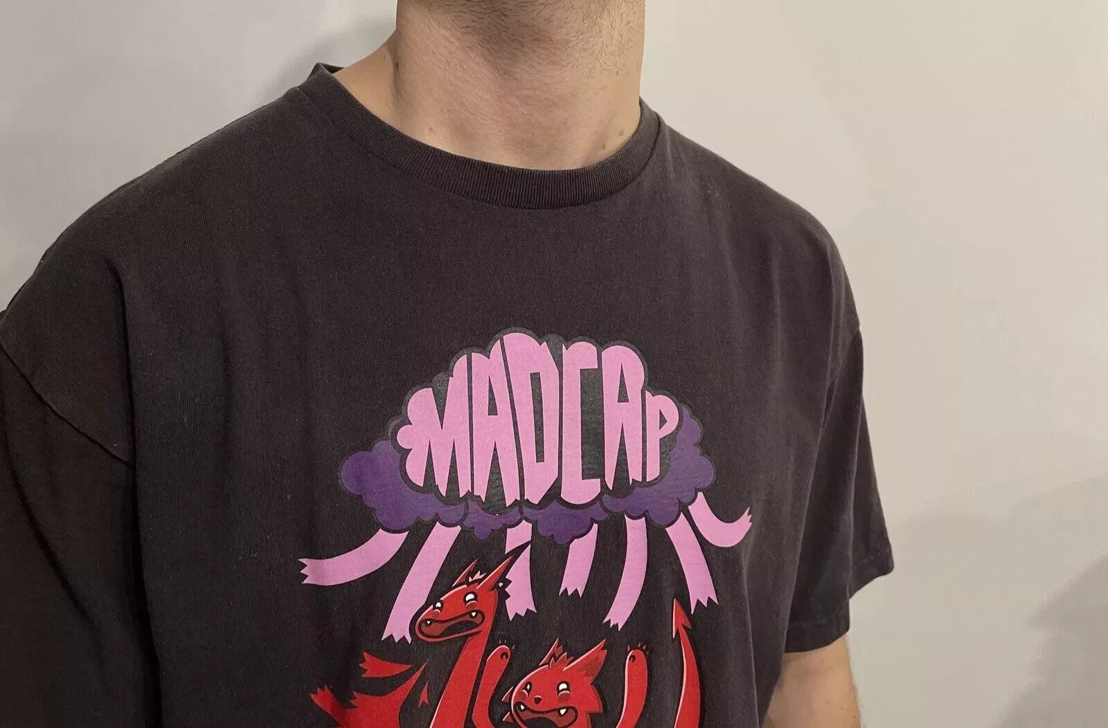 Vintage VINTAGE 2000s MADCAP T-SHIRT MENS DRAGONS Bloke Retro FADED Size US L / EU 52-54 / 3 - 11 Thumbnail