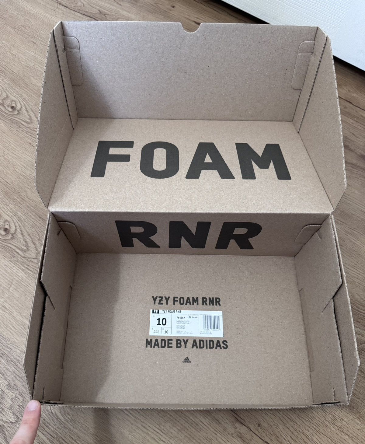 Adidas Adidas Yeezy Foam RNNR Sand Size US 10 / EU 43 - 21 Thumbnail
