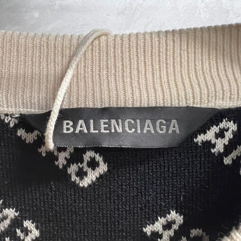 Balenciaga Balenciaga off white full print logo round neck sweater-250 Size US M / EU 48-50 / 2 - 2 Thumbnail