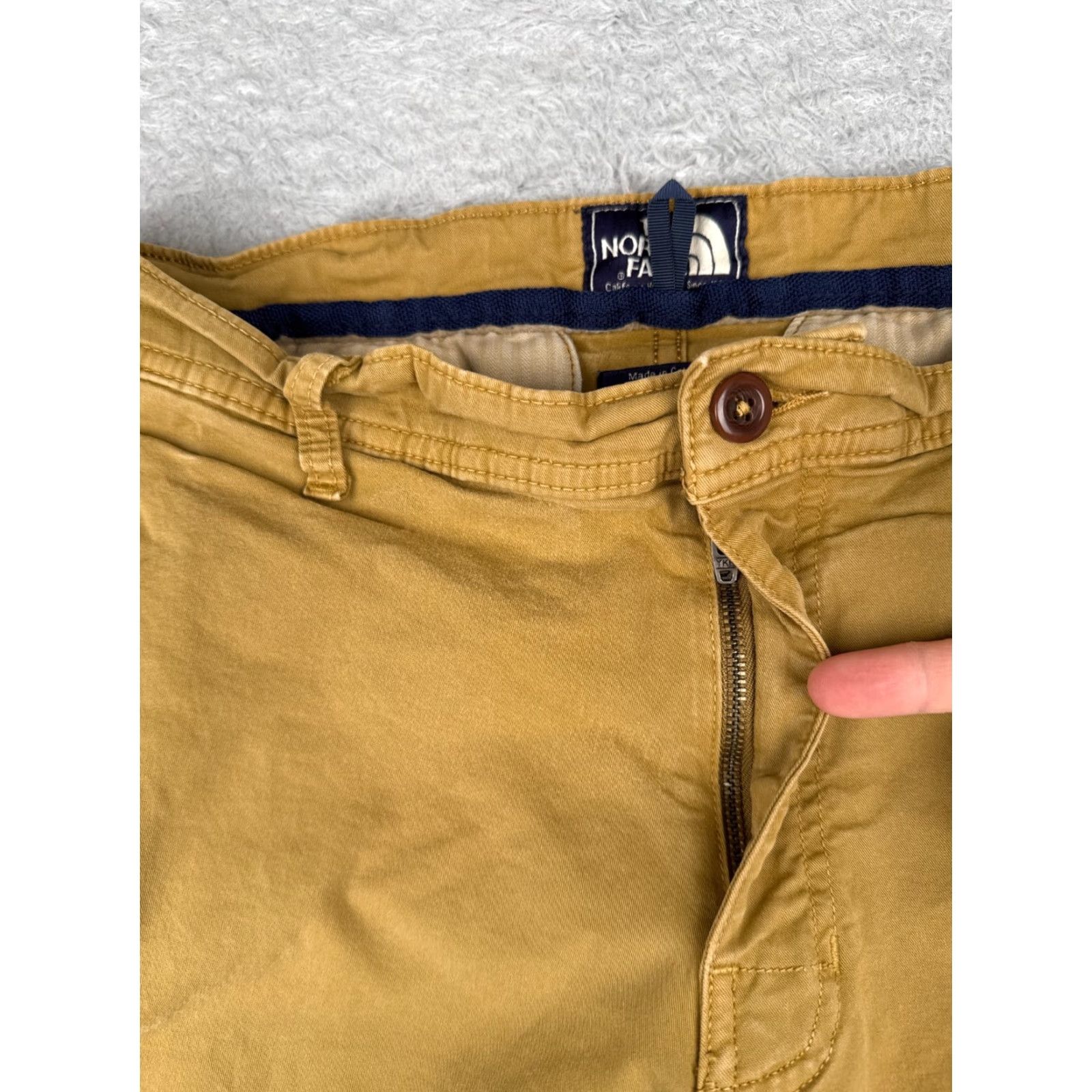 The North Face VINTAGE The North Face Shorts Men 32 Yellow Cotton Twill Chino Hiking Camp 31x9 Mens Regular 32 Yellow Small spots front/back Size US 32 / EU 48 - 6 Thumbnail