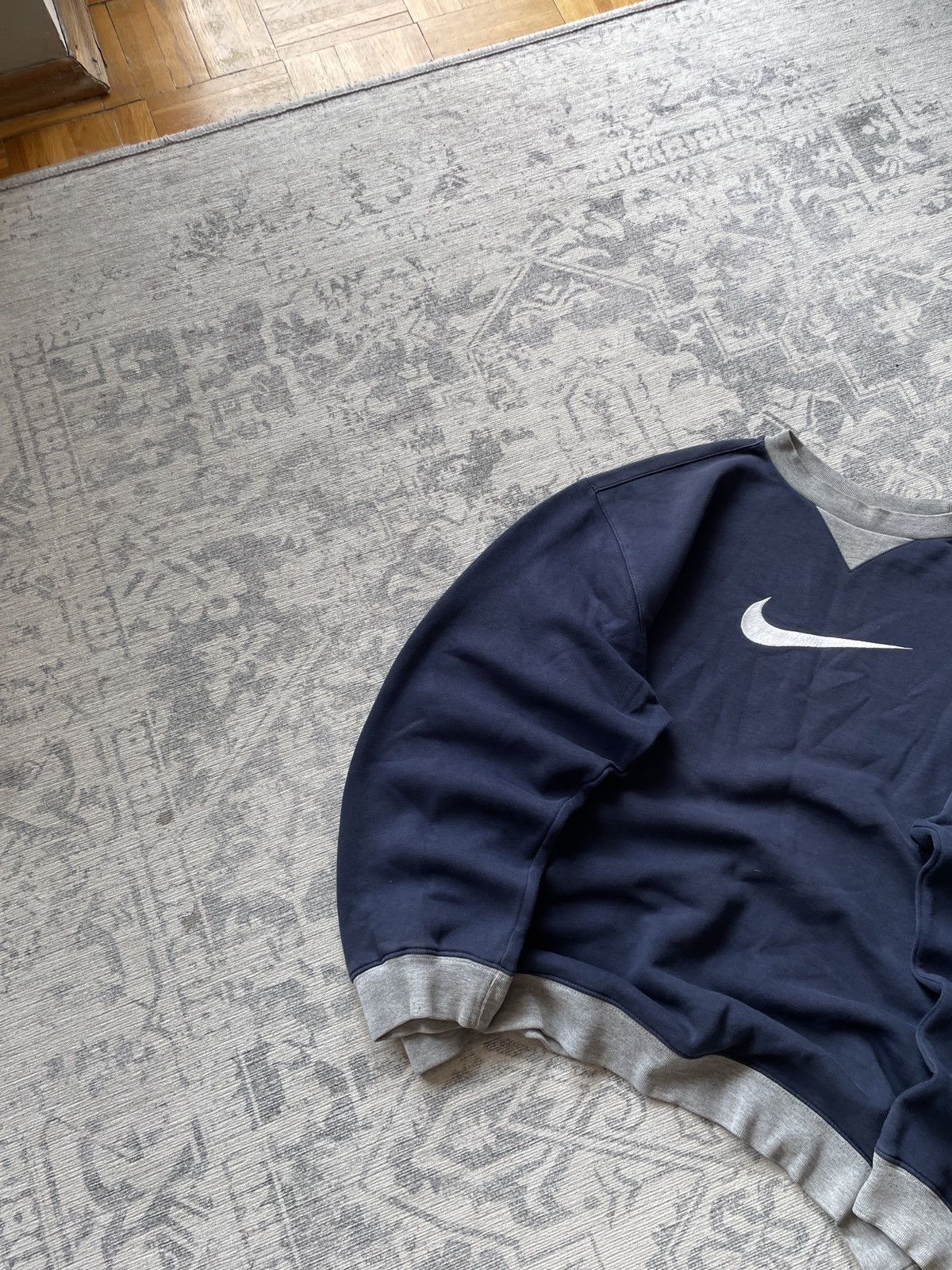 Nike Nike Vintage Sweatshirt Big Logo Boxy Cropped Japanese Y2K Size US M / EU 48-50 / 2 - 3 Thumbnail