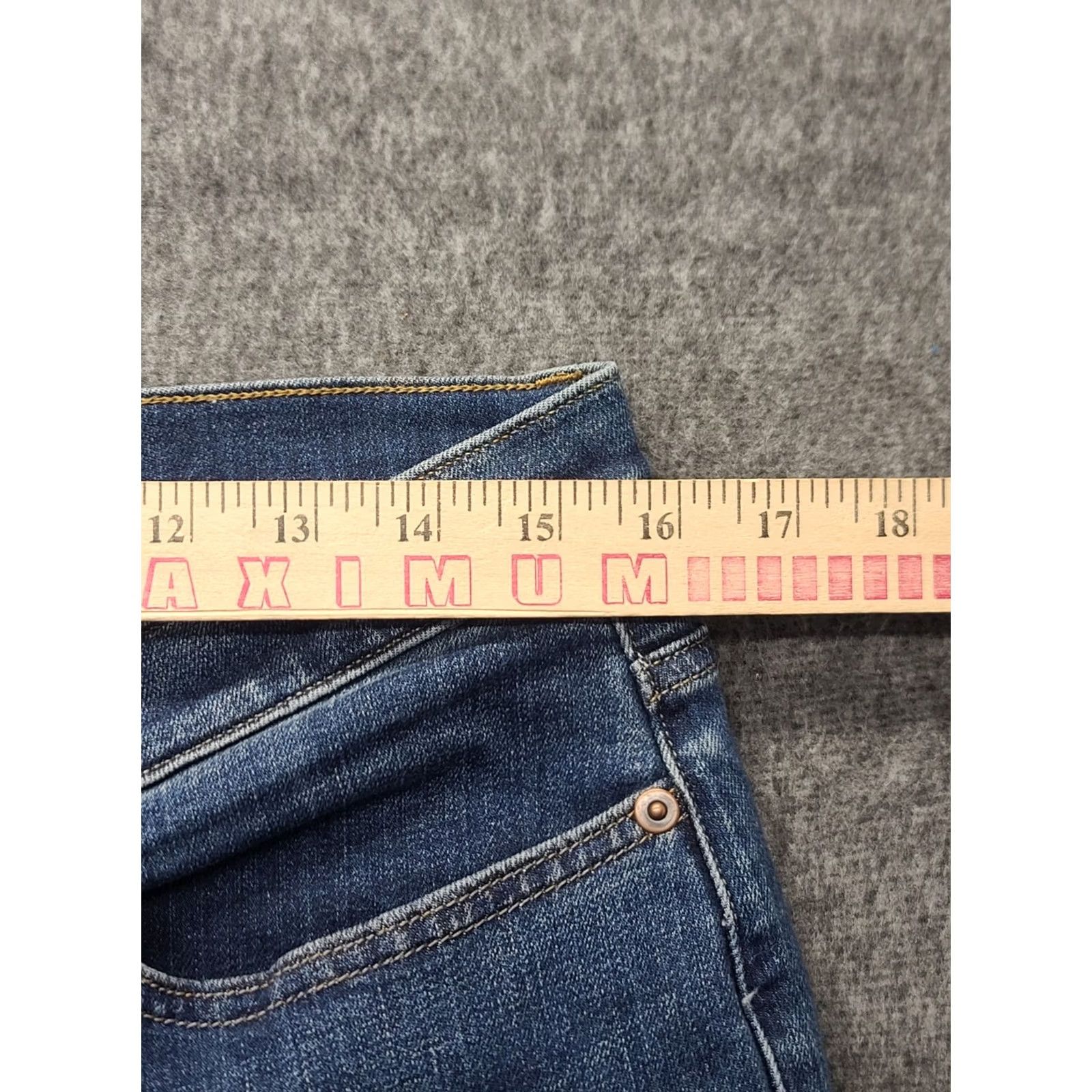 Denime Duluth Jeans Womens 10X29 Slim Fit Tapered Leg Duluth Flex Daily Denim Jeans Slimming Blue 5-Pocket USA Cowboy Mens Womens Girls Size 40" / US 18 - 4 Thumbnail