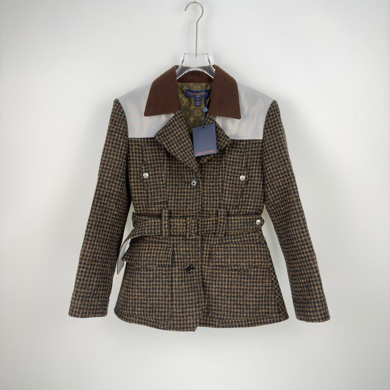 Louis Vuitton Louis Vuitton Grey houndstooth lapel suit and woolen jacket Size US S / EU 44-46 / 1 - 3 Thumbnail