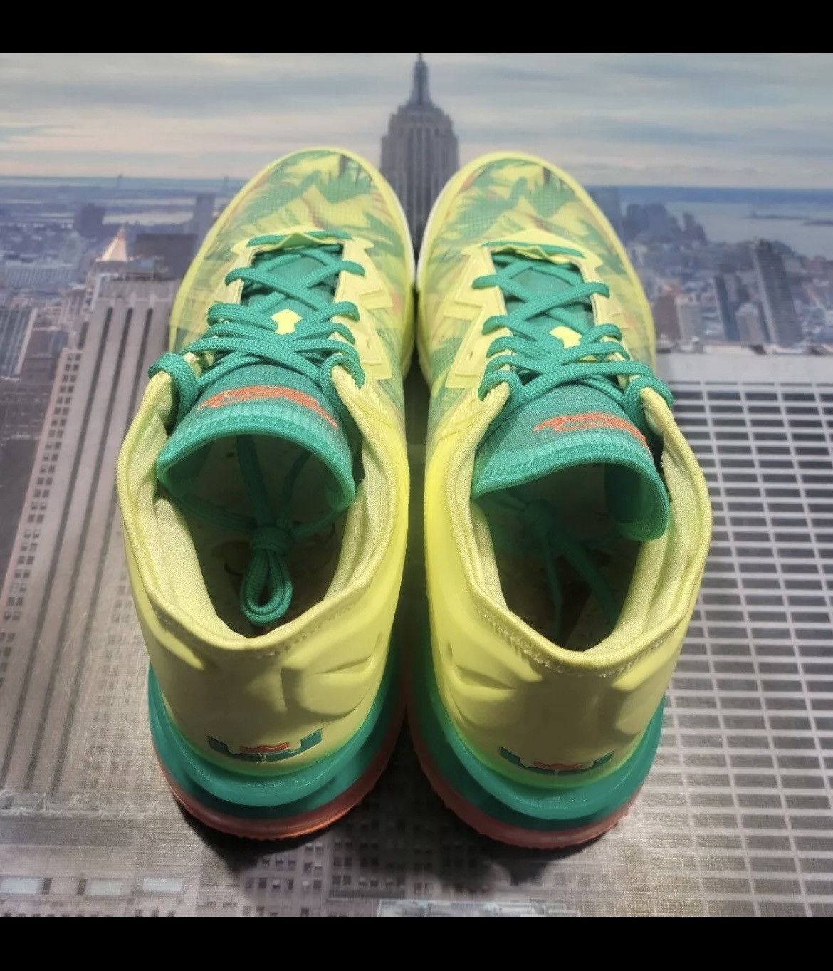 Nike Nike LeBron XVIII 18 Lime Green LOW LeBronald Palmers Size US 11 / EU 44 - 3 Thumbnail