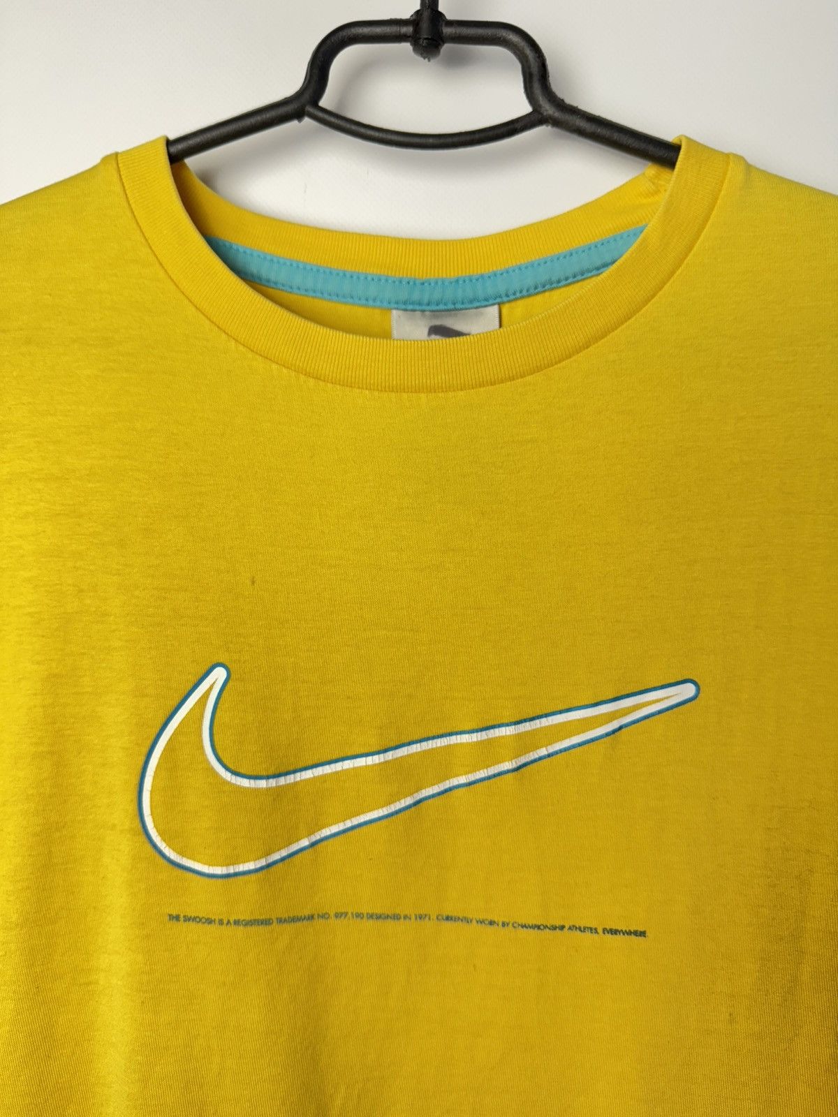 Nike Vintage Nike Center Big Swoosh T-Shirt Size M Size US M / EU 48-50 / 2 - 3 Thumbnail