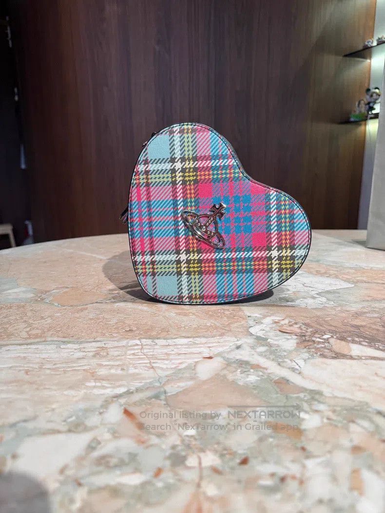 Vivienne Westwood Vivienne Westwood size os Double-layer heart Saturn logo cr Size ONE SIZE - 2 Thumbnail