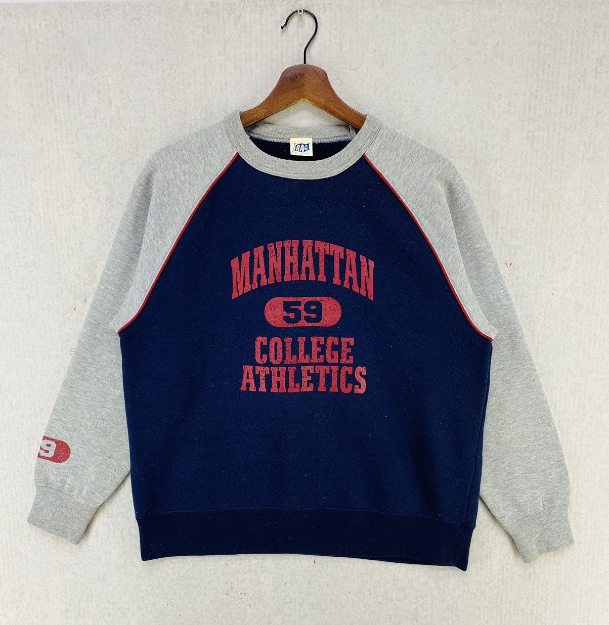 Vintage Vintage Manhattan College Athletics Sweatshirt Crewneck Size US L / EU 52-54 / 3 - 1 Thumbnail