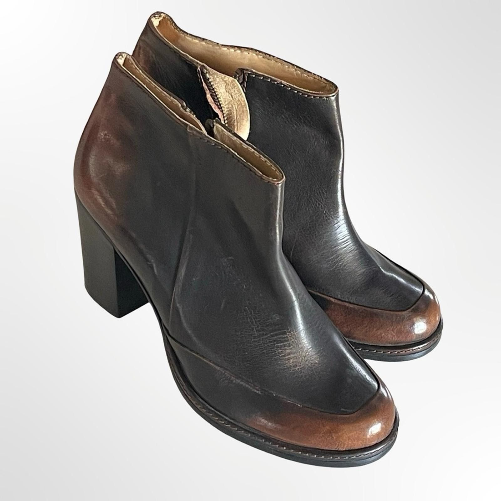 Other French Made Cotelac Two-Tone Leather Ankle Boot in size 39 Size US 8.5 / IT 38.5 - 1 Thumbnail