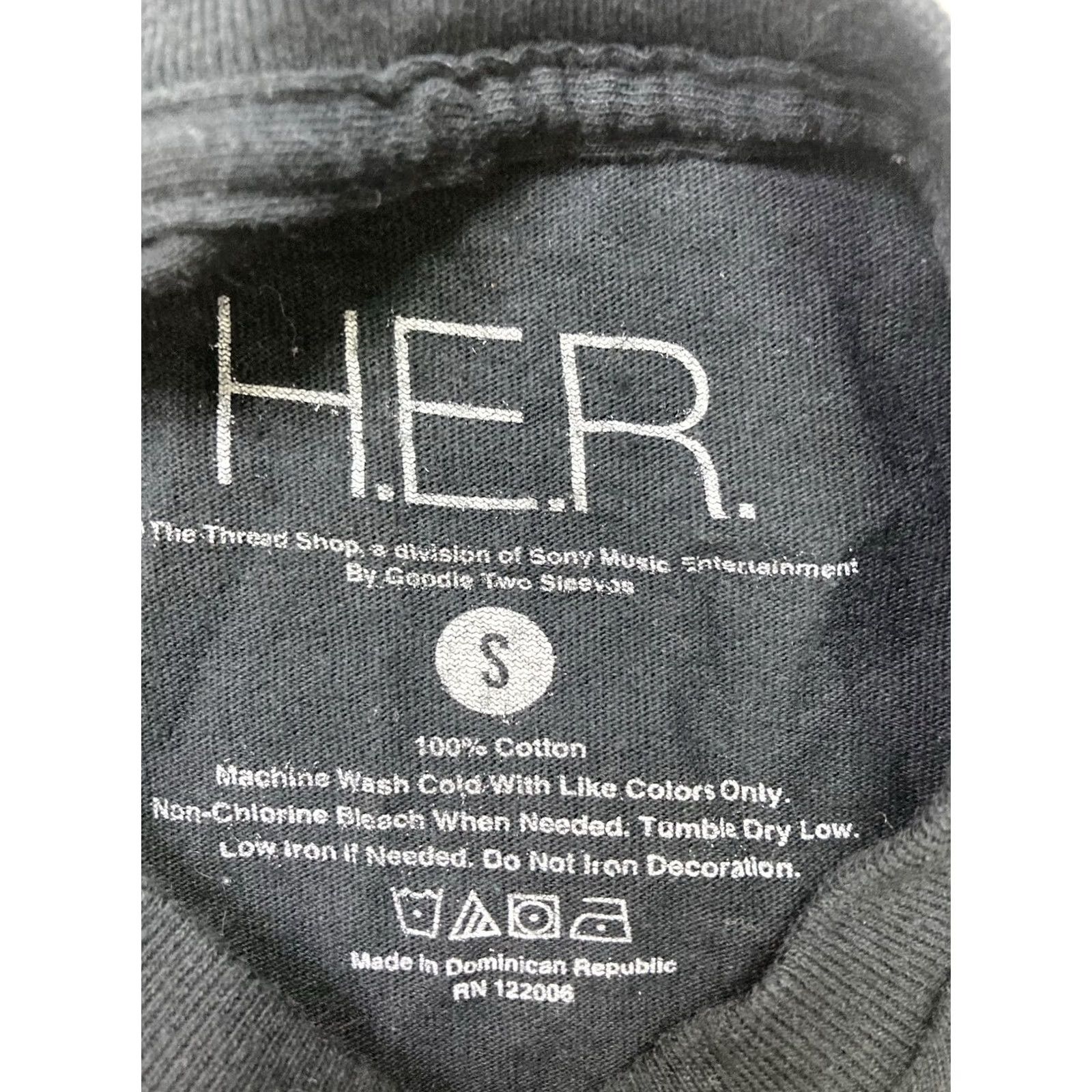 Vintage VINTAGE H.E.R. Graphic T-shirt Women Small Black Short Sleeve Music Size S / US 4 / IT 40 - 4 Thumbnail