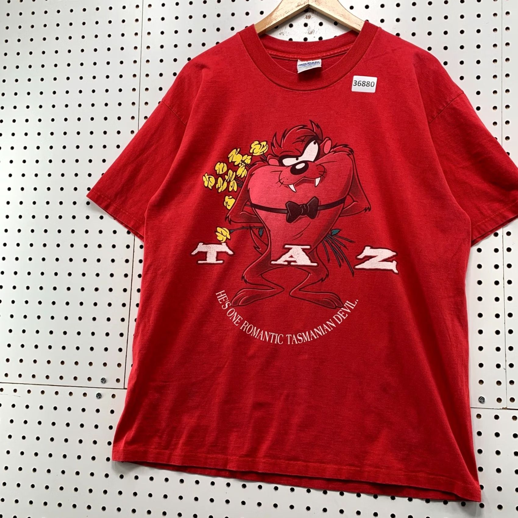 Gildan VINTAGE 90s Taz Tasmanian Devil Love Shirt Mens XL Red Graphic Size US XL / EU 56 / 4 - 4 Thumbnail