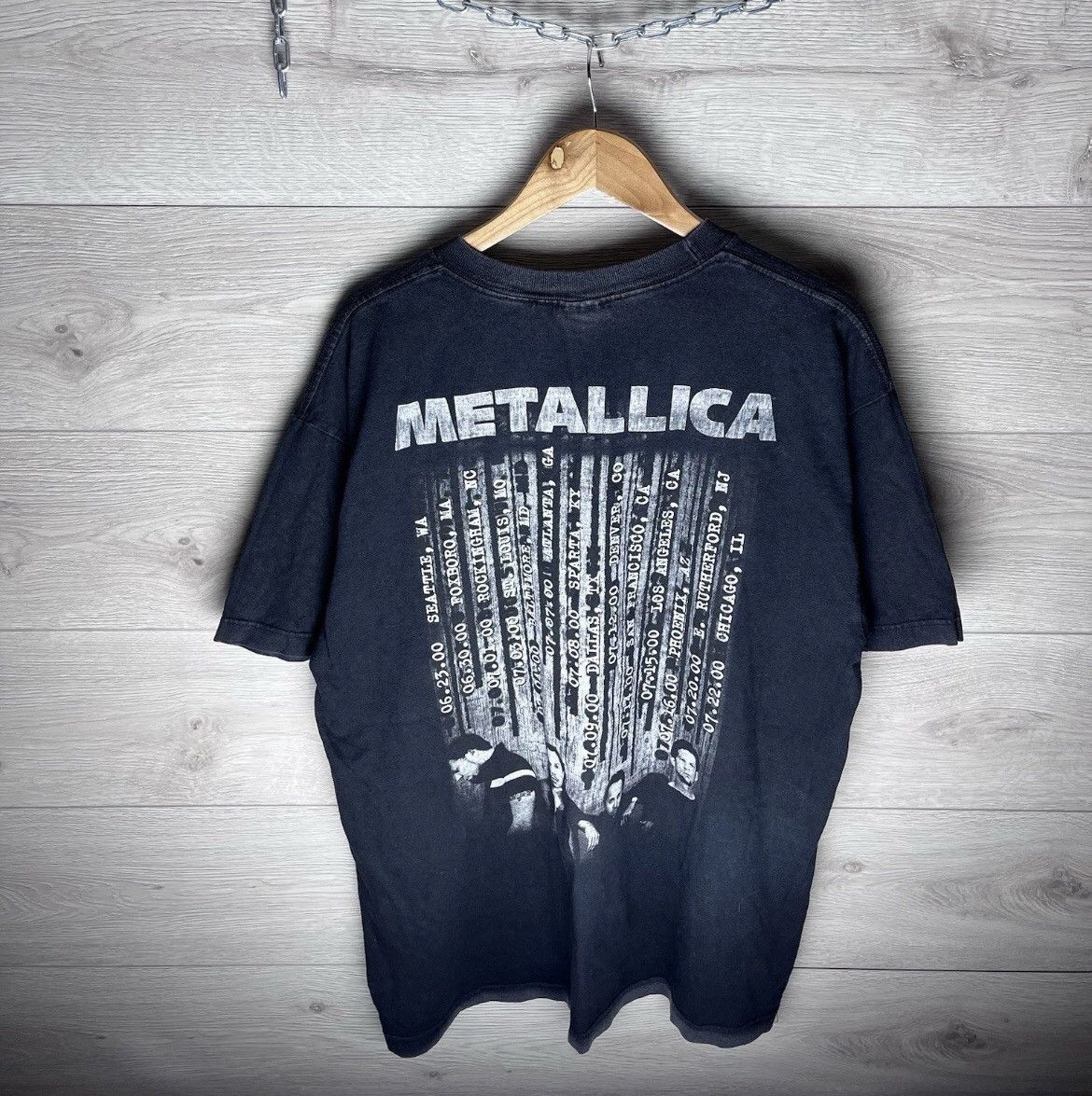 Metallica Vintage mens t-shirt Metallica 1999s size xl made in USA Size US XL / EU 56 / 4 - 2 Thumbnail